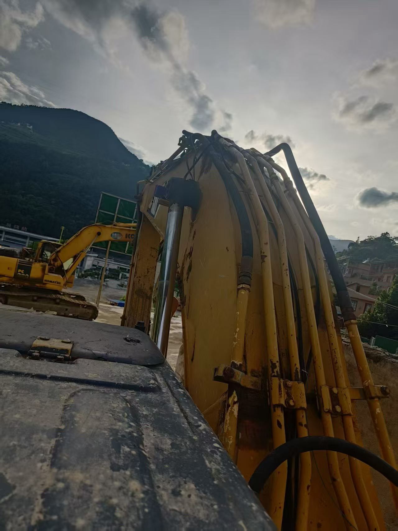 Buy Caterpillar 320C Used Excavator / 8