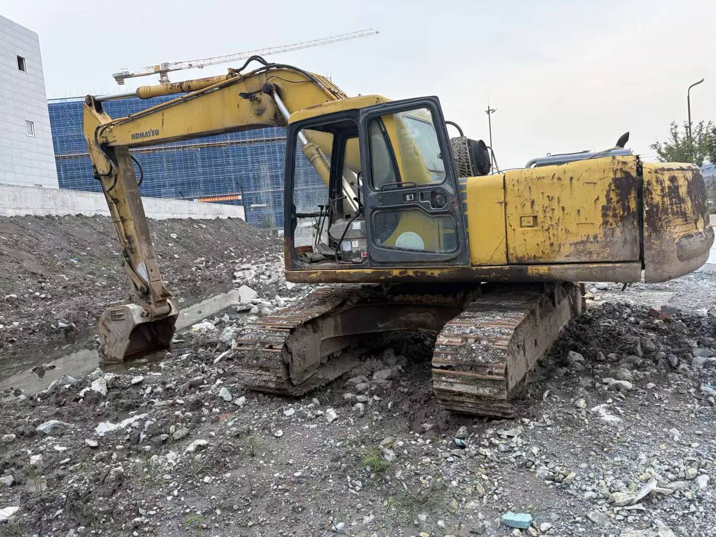 Buy Komatsu PC200-6 Used Excavator / 2