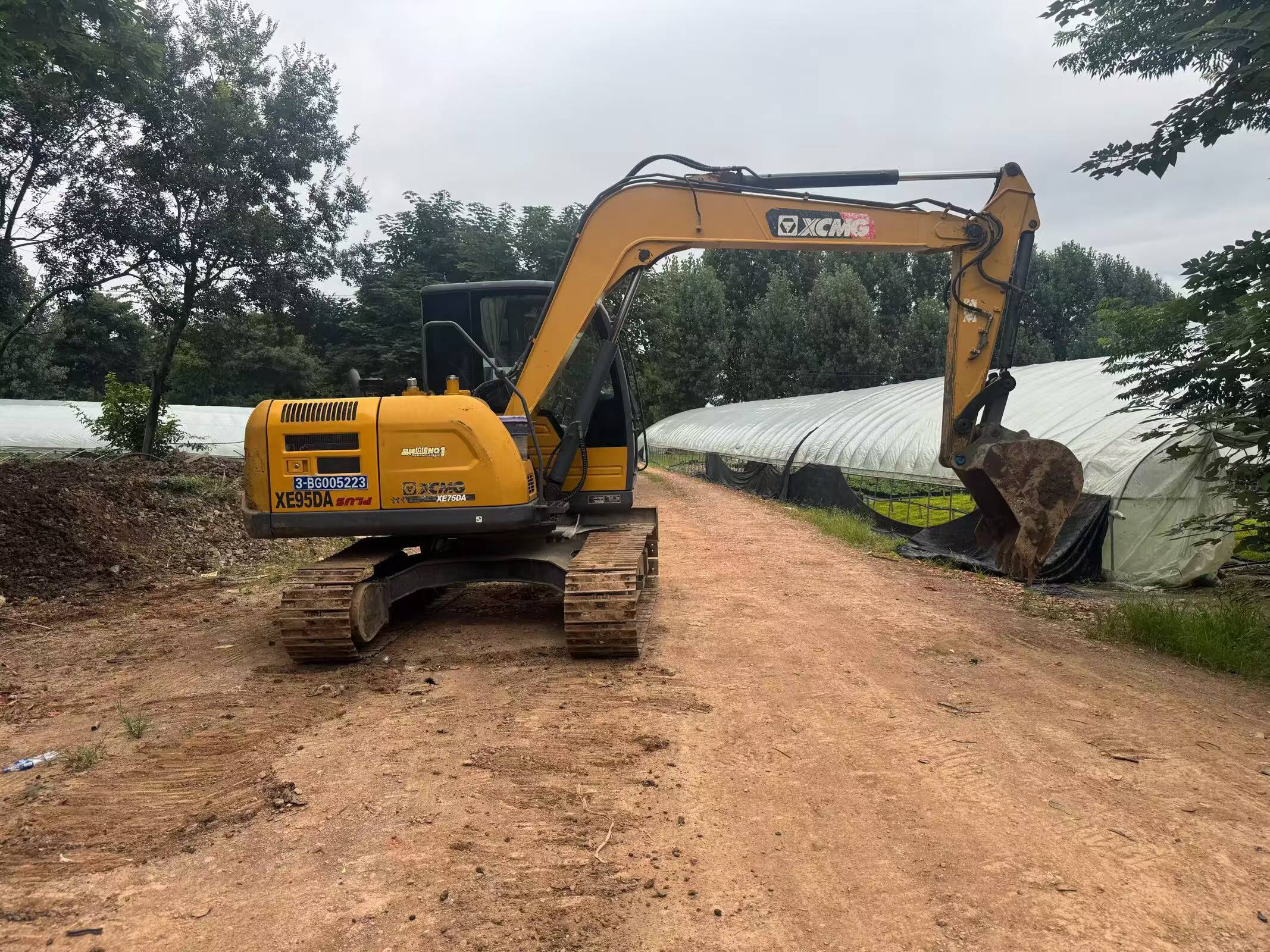Buy XCMG XE75C Used Excavator / 3