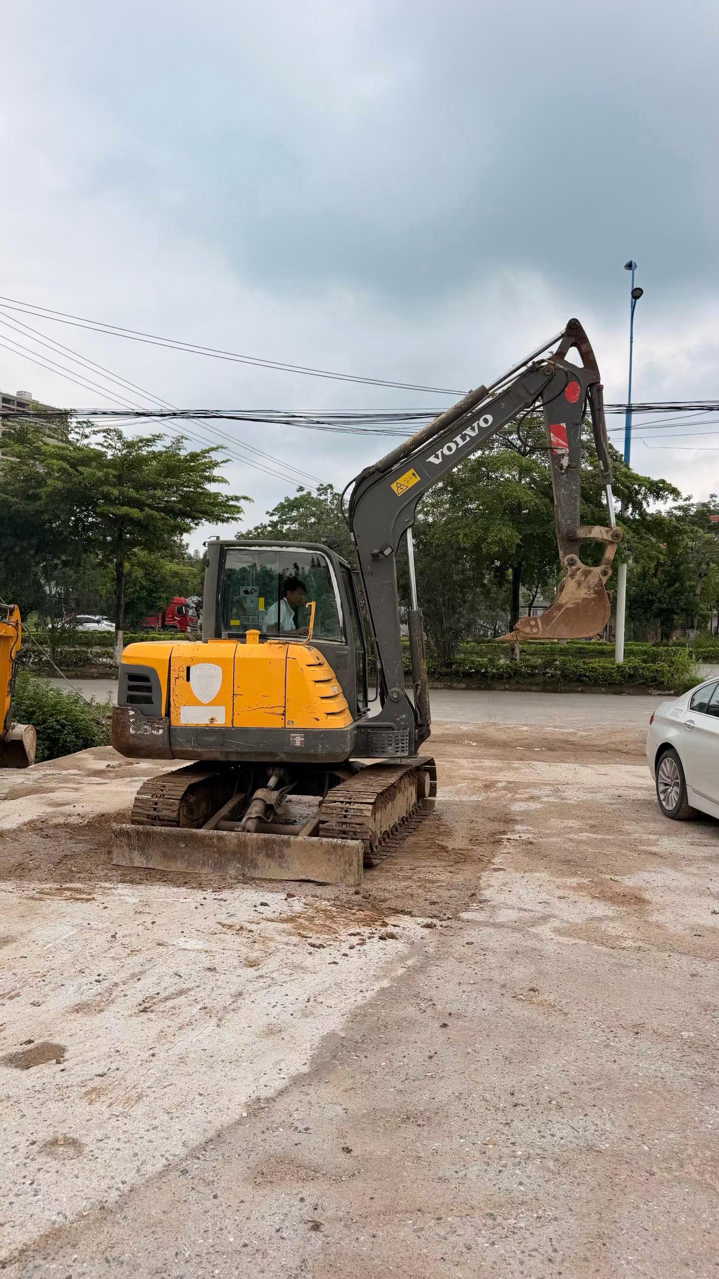 Buy Volvo EC60 Used Excavator / 2