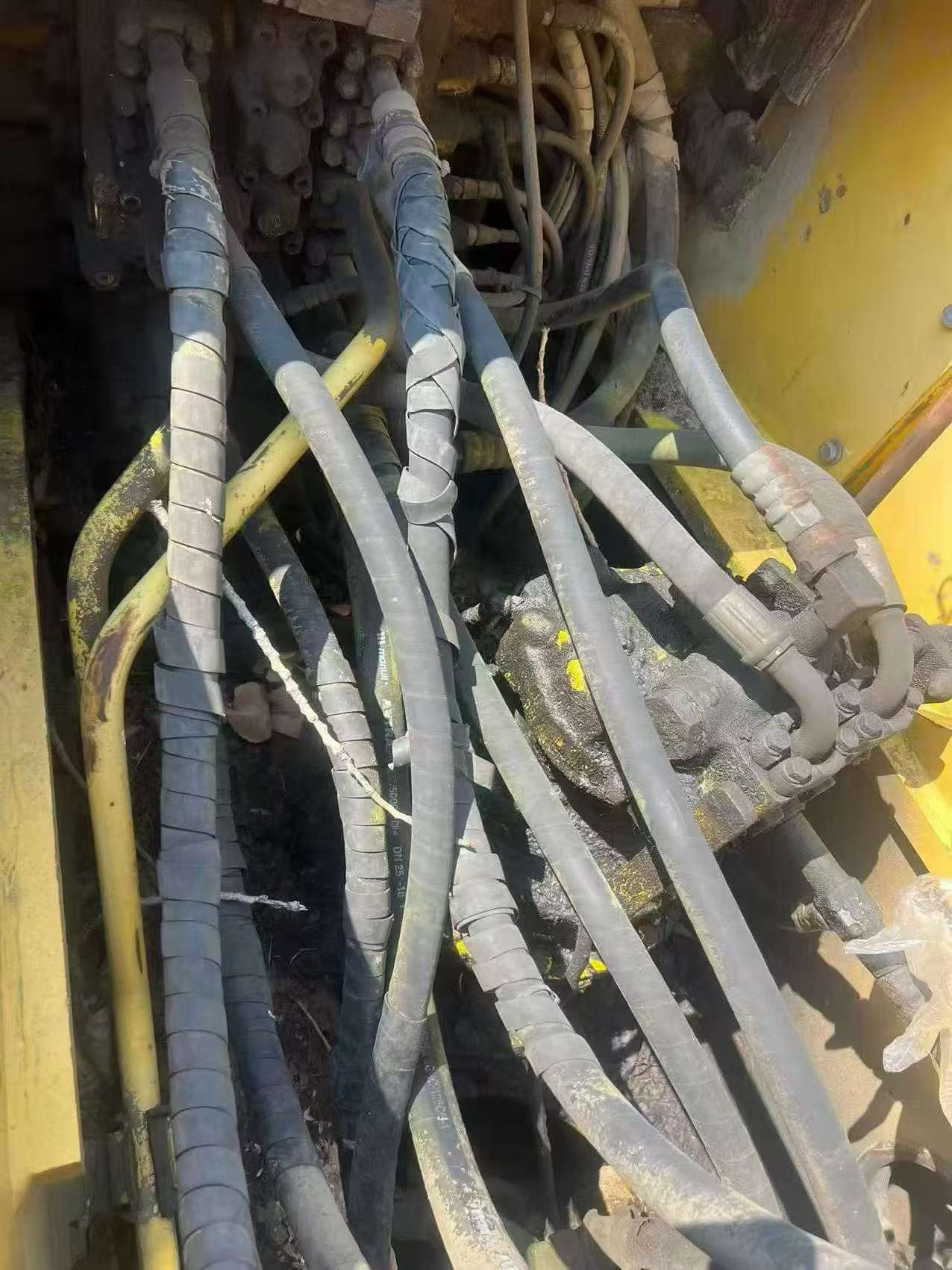 Buy Komatsu PC220-8 Used Excavator / 7