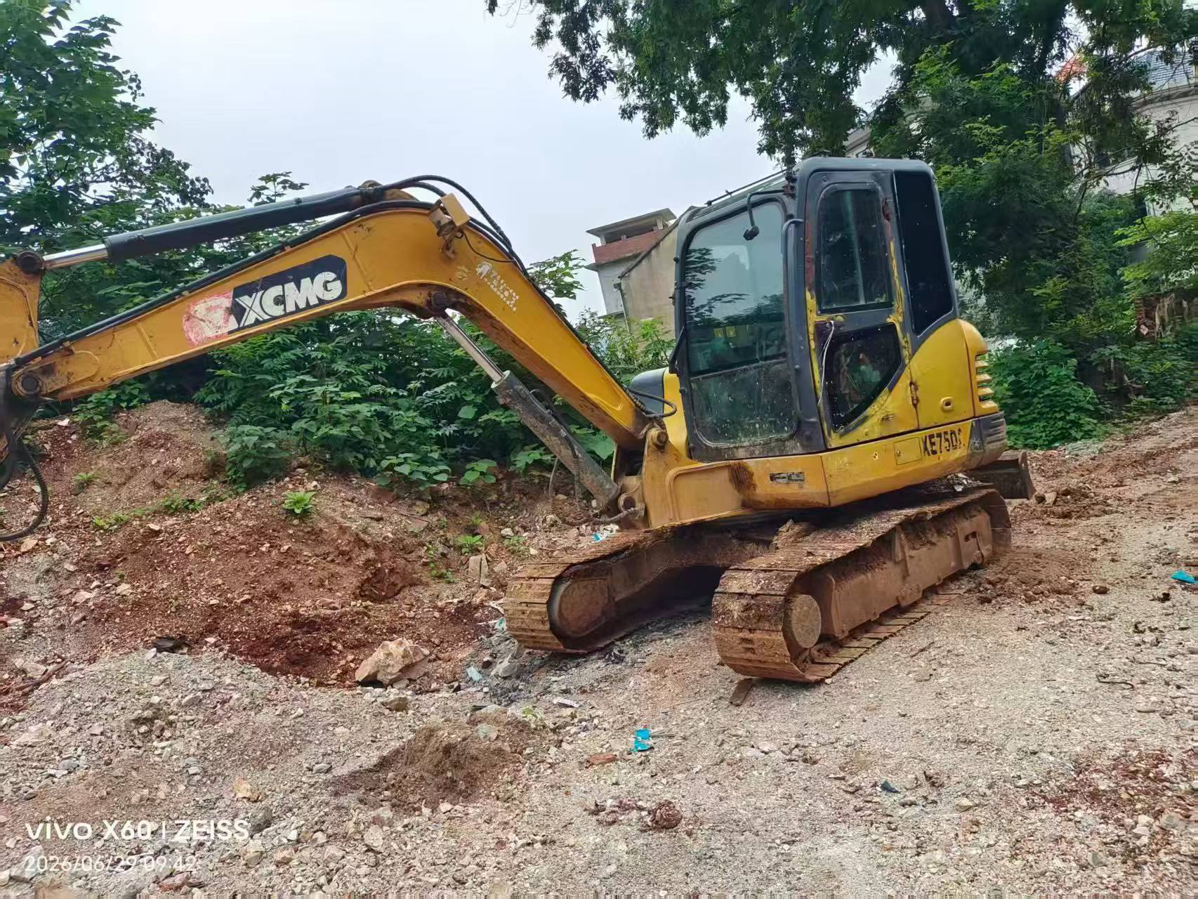 Buy XCMG XE65D Used Excavator / 4