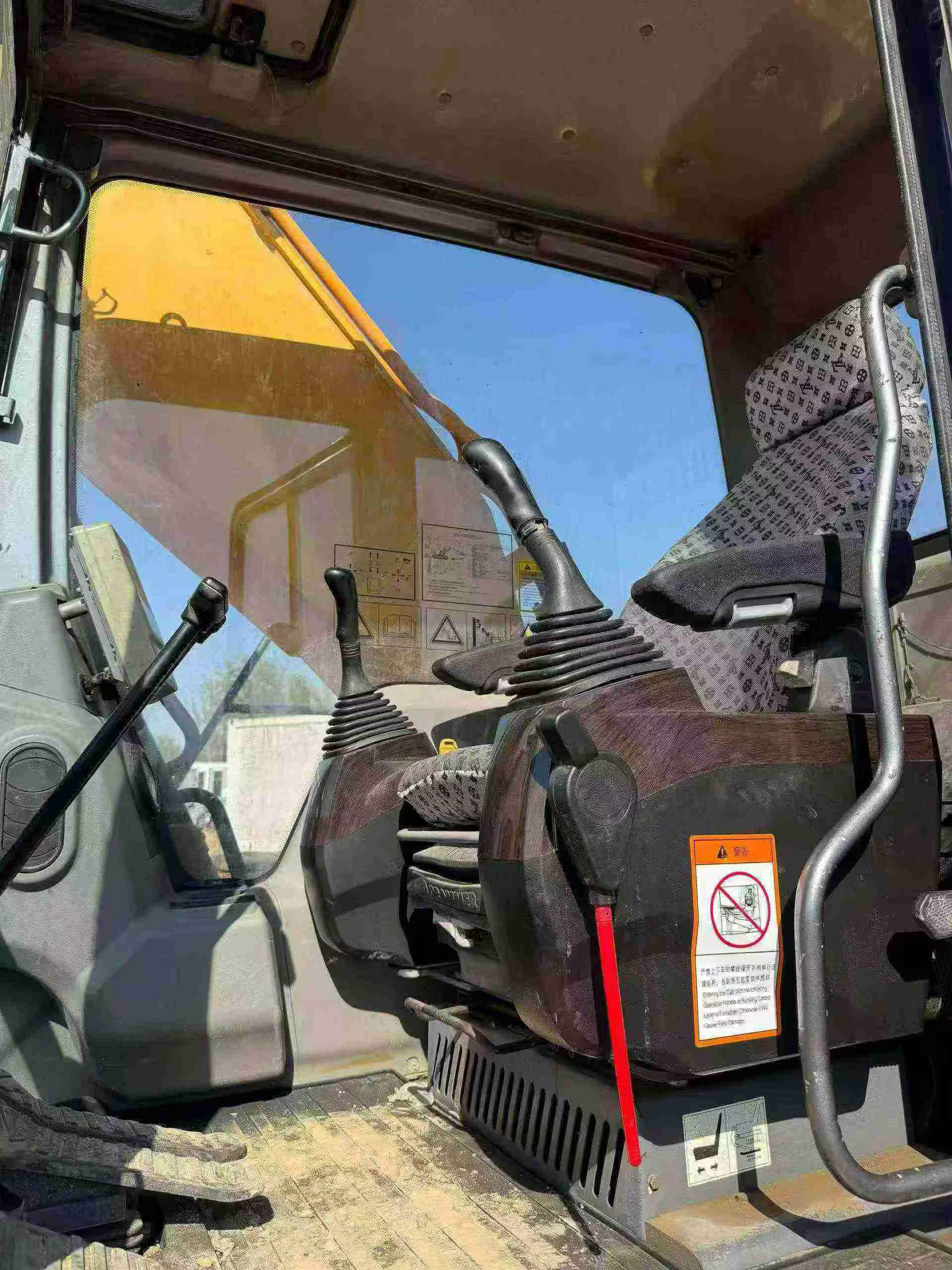 Buy Sany SY215C-8 Used Excavator / 8