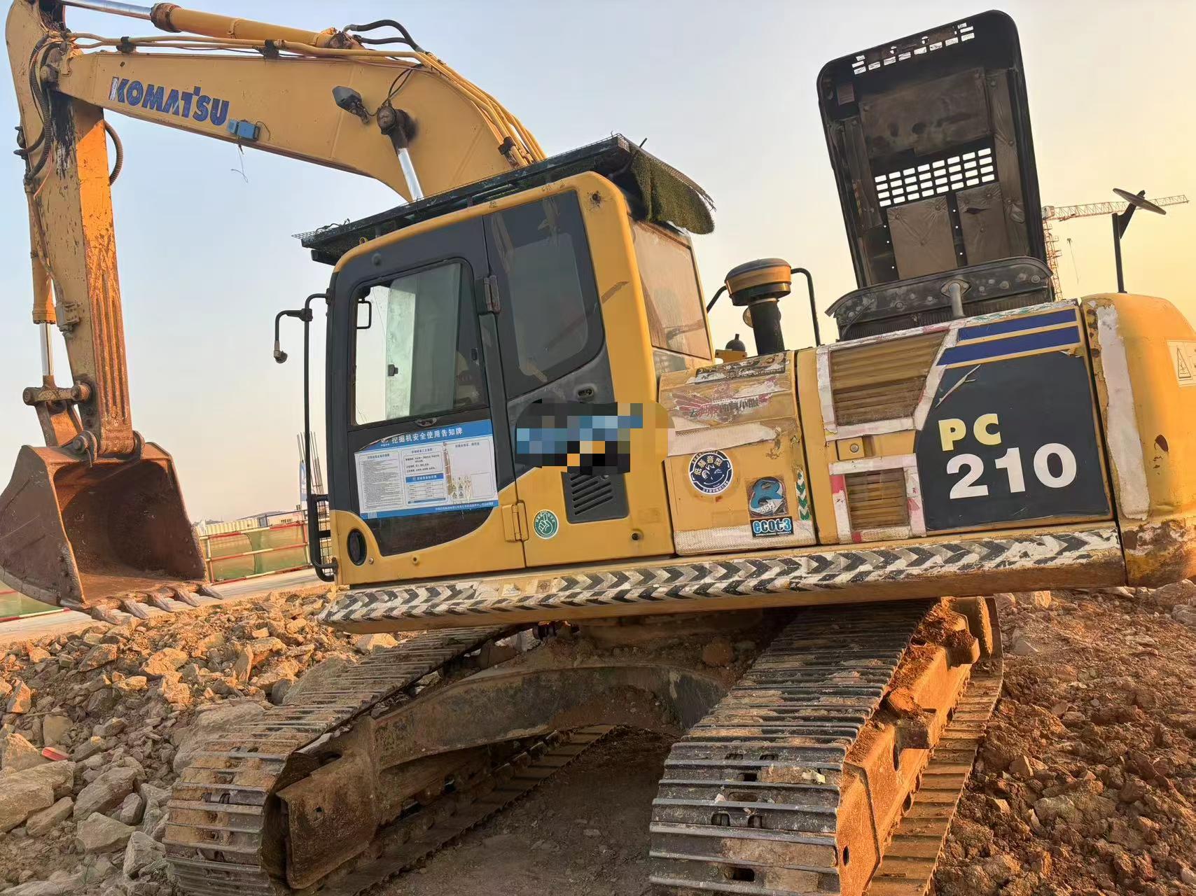 Buy Komatsu PC210 Used Excavator / 2