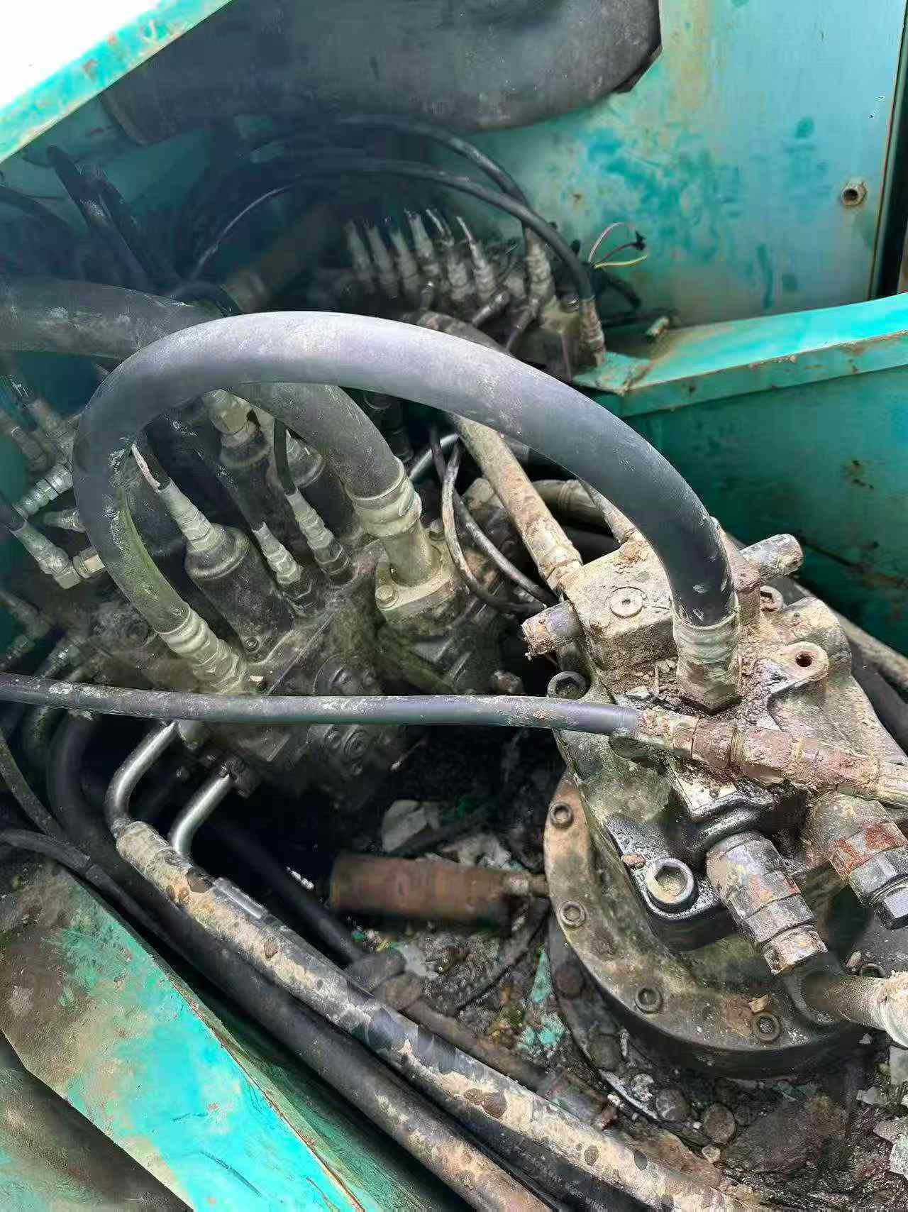 Buy Kobelco SK200-11 Used Excavator / 6