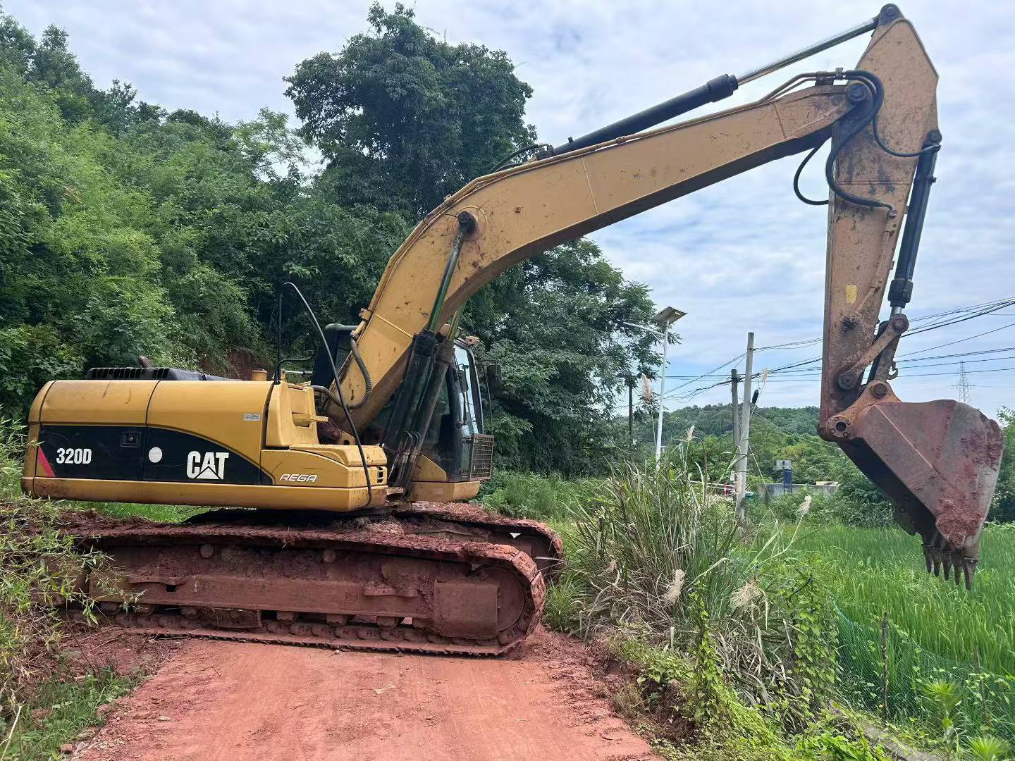 Buy Caterpillar 320D Used Excavator / 10