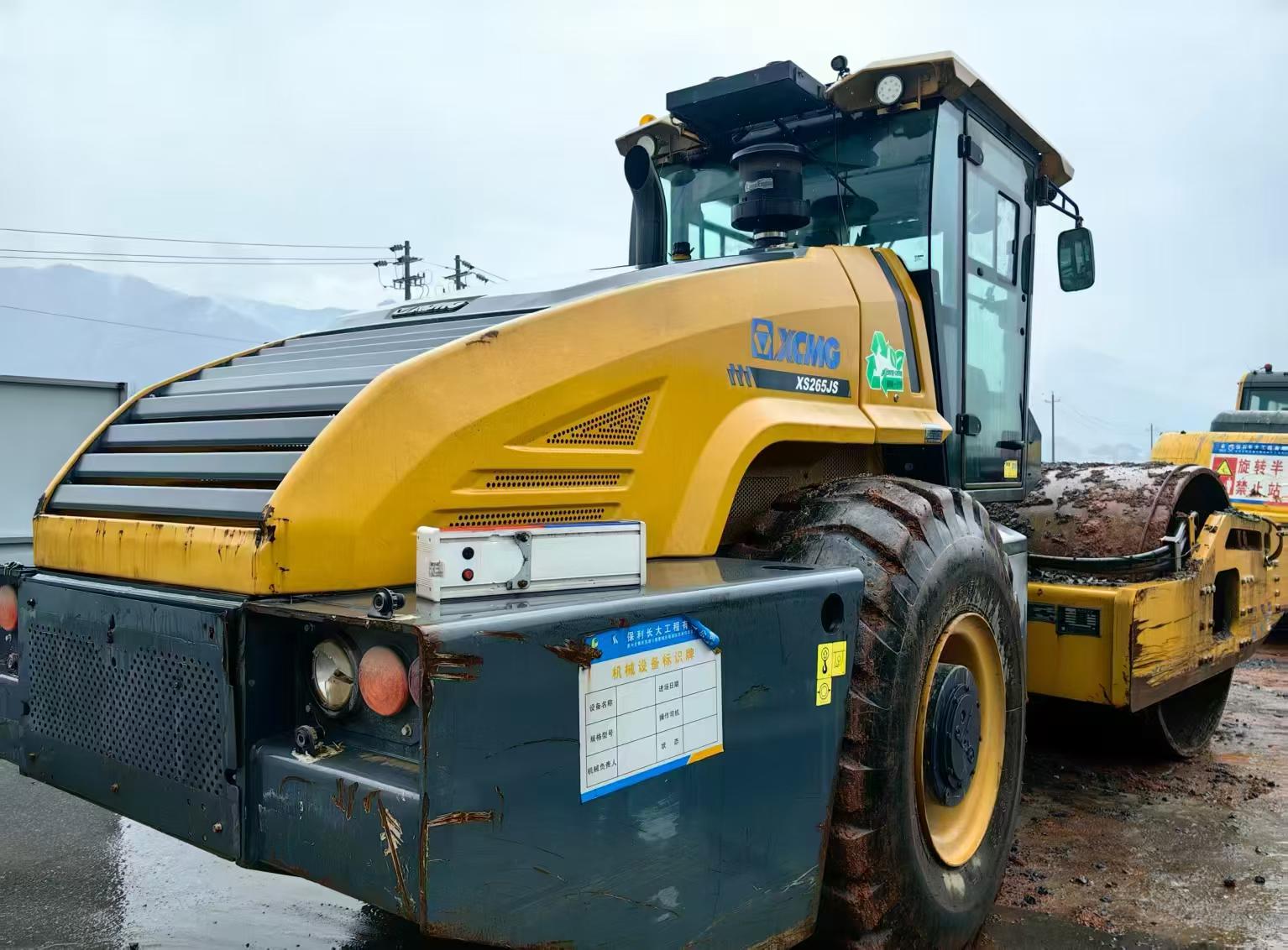 Buy XCMG XE265C Used Excavator / 4