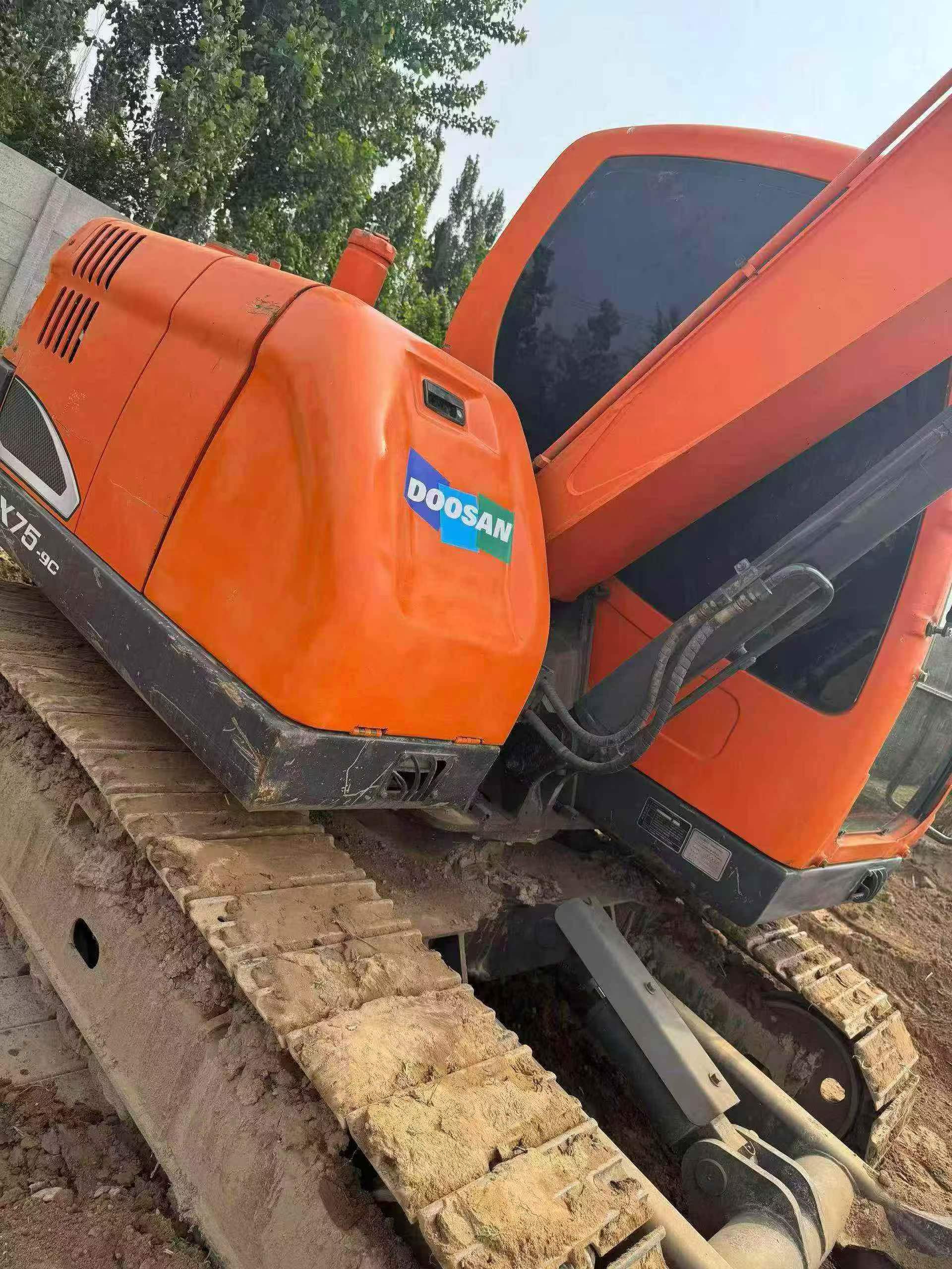 Buy Doosan DX75-9C Used Excavator / 8