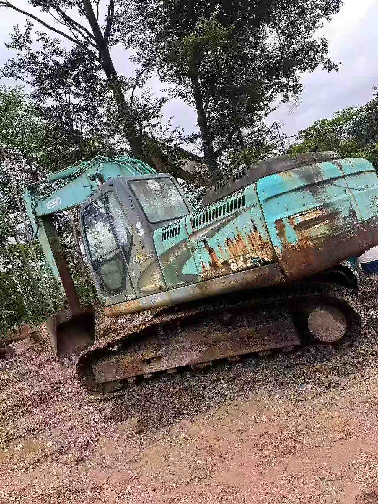 Buy Kobelco SK200-11 Used Excavator / 2