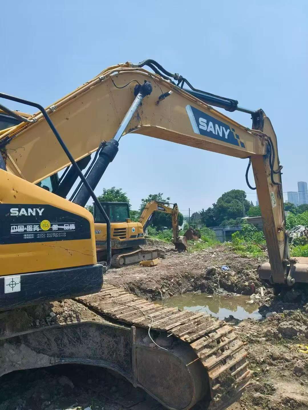 Buy Sany SY215C-8 Used Excavator / 2