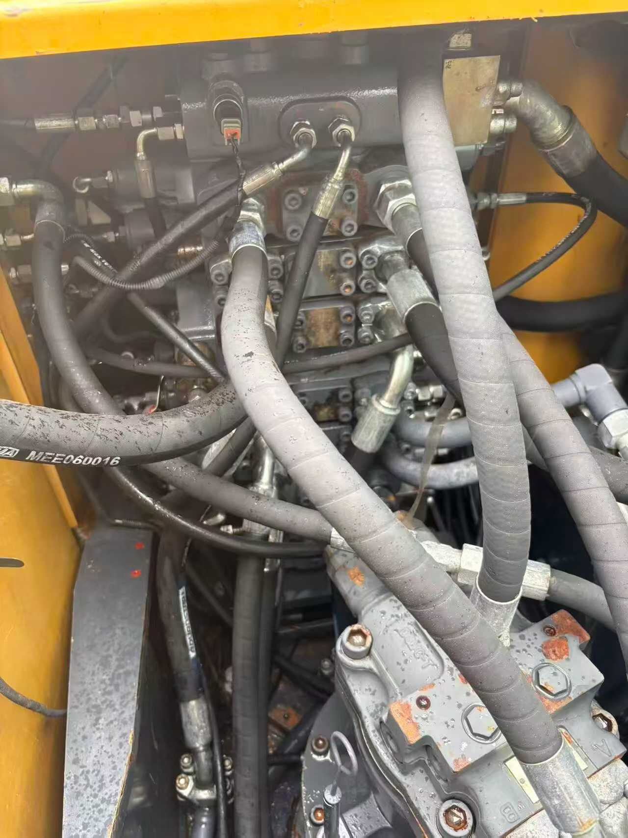 Buy XCMG XE135B Used Excavator / 8