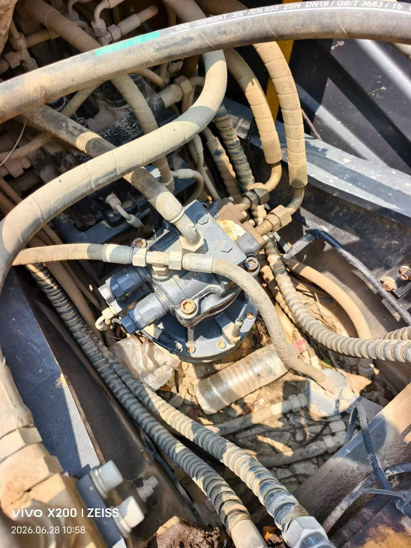 Buy XCMG XE135B Used Excavator / 4