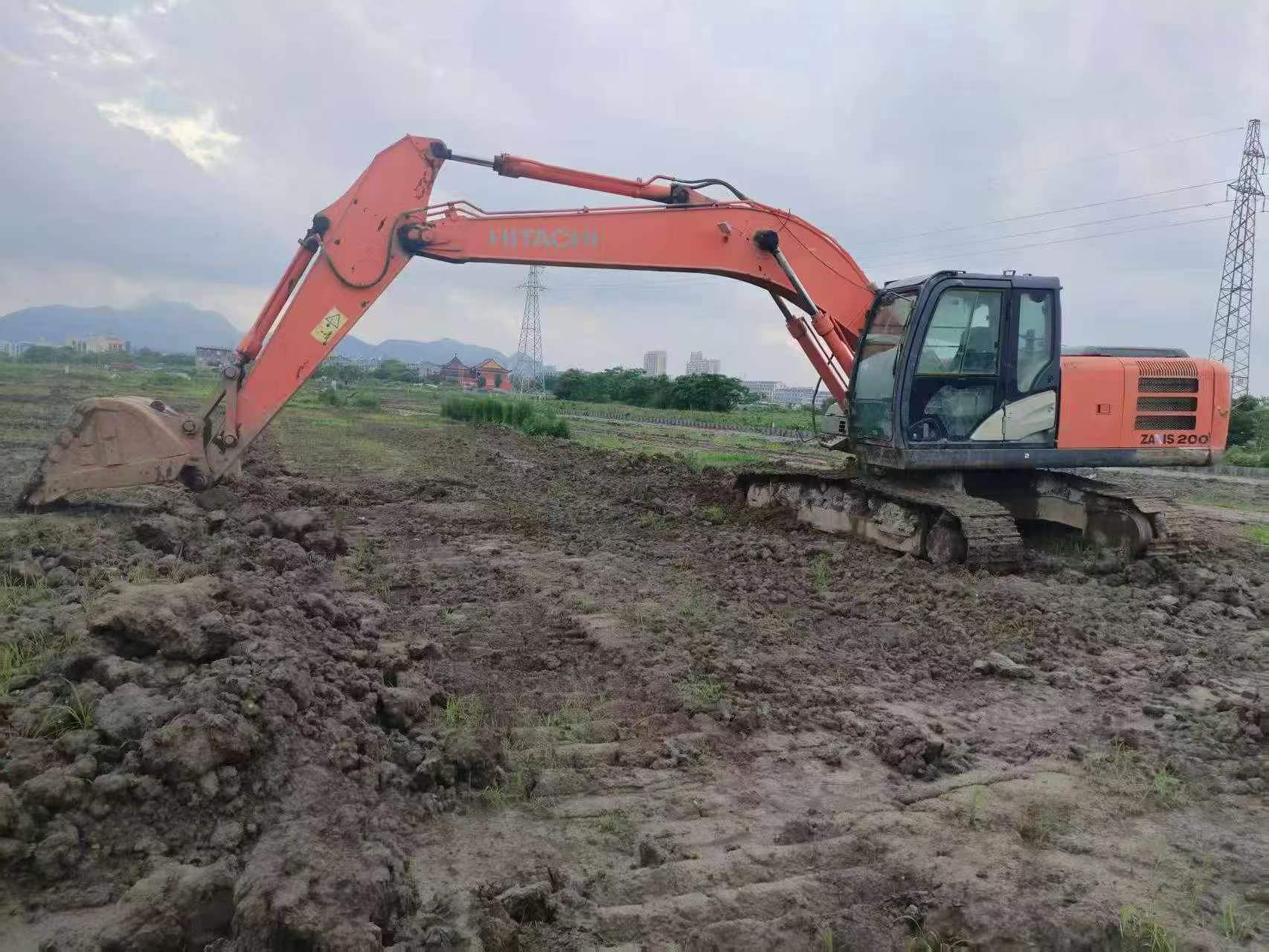 Buy Hitachi ZX200-5G Used Excavator / 4
