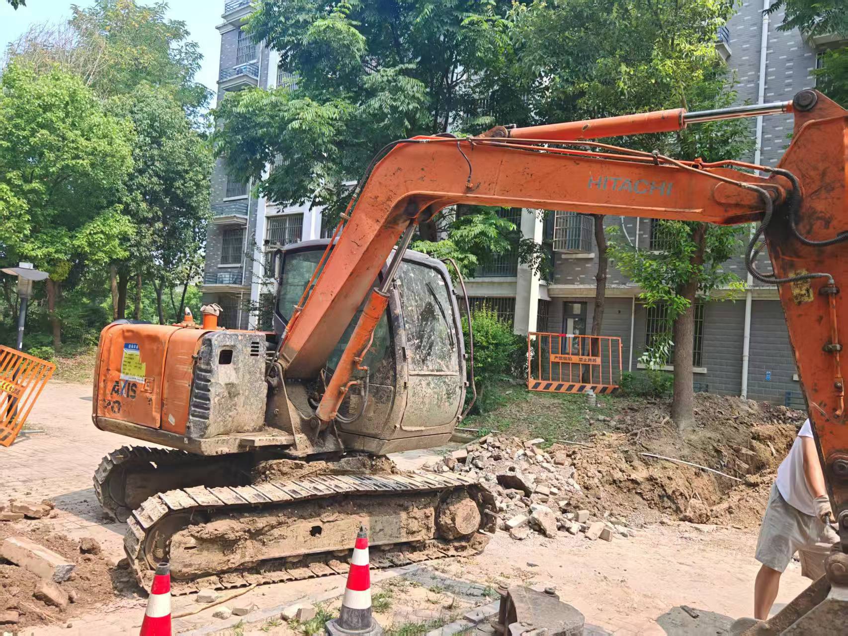 Buy Hitachi ZX70-3 Used Excavator / 8