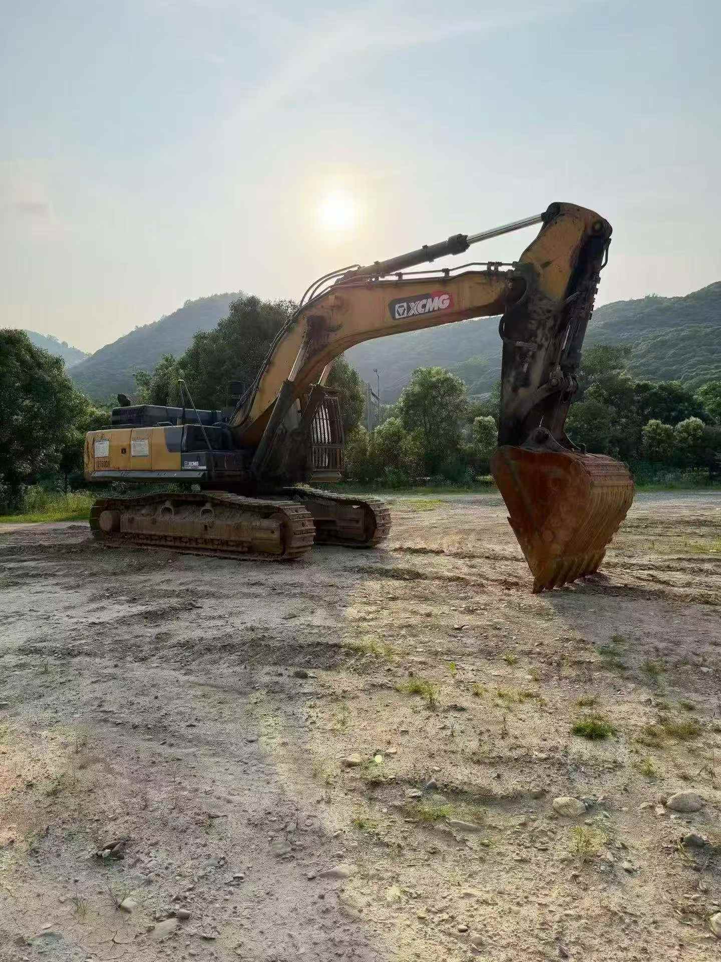 Buy XCMG XE550DK Used Excavator / 3