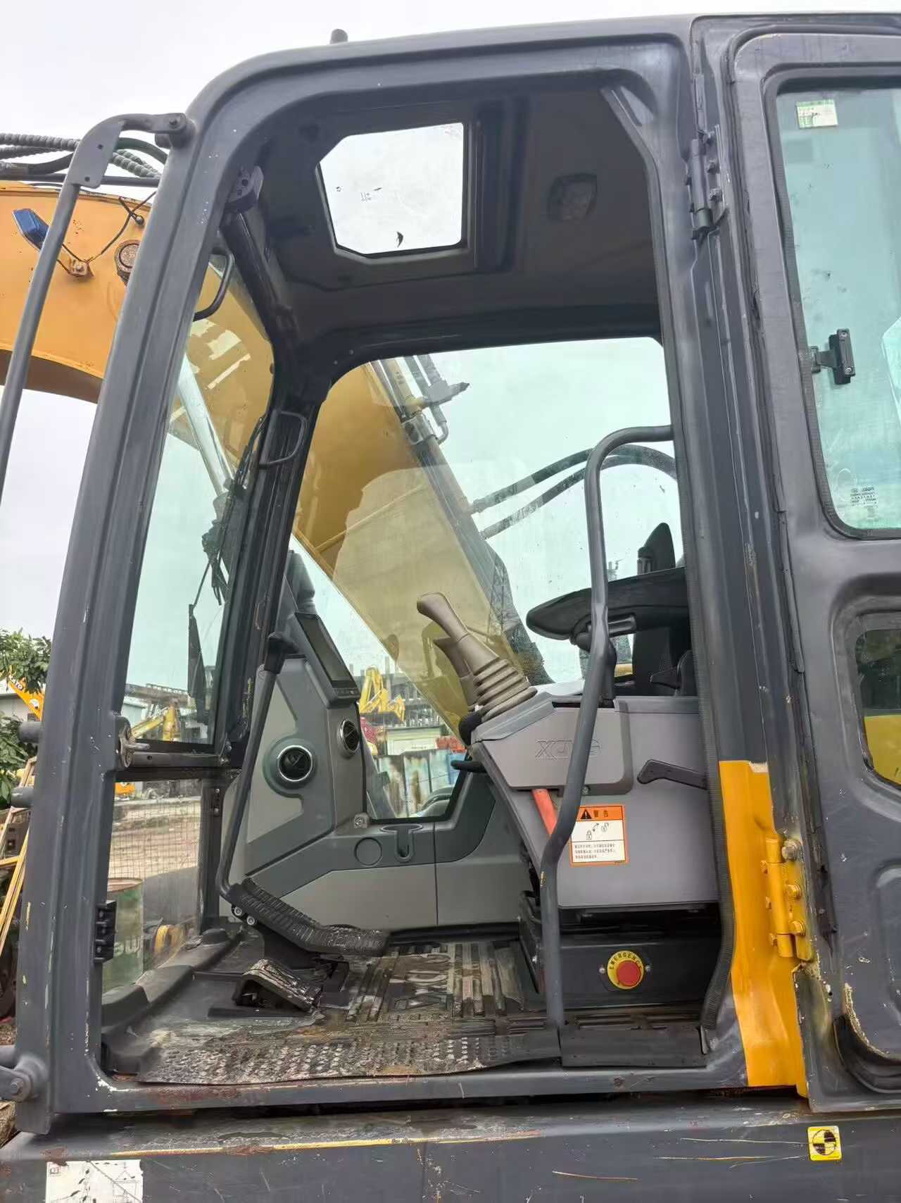 Buy XCMG XE135B Used Excavator / 5
