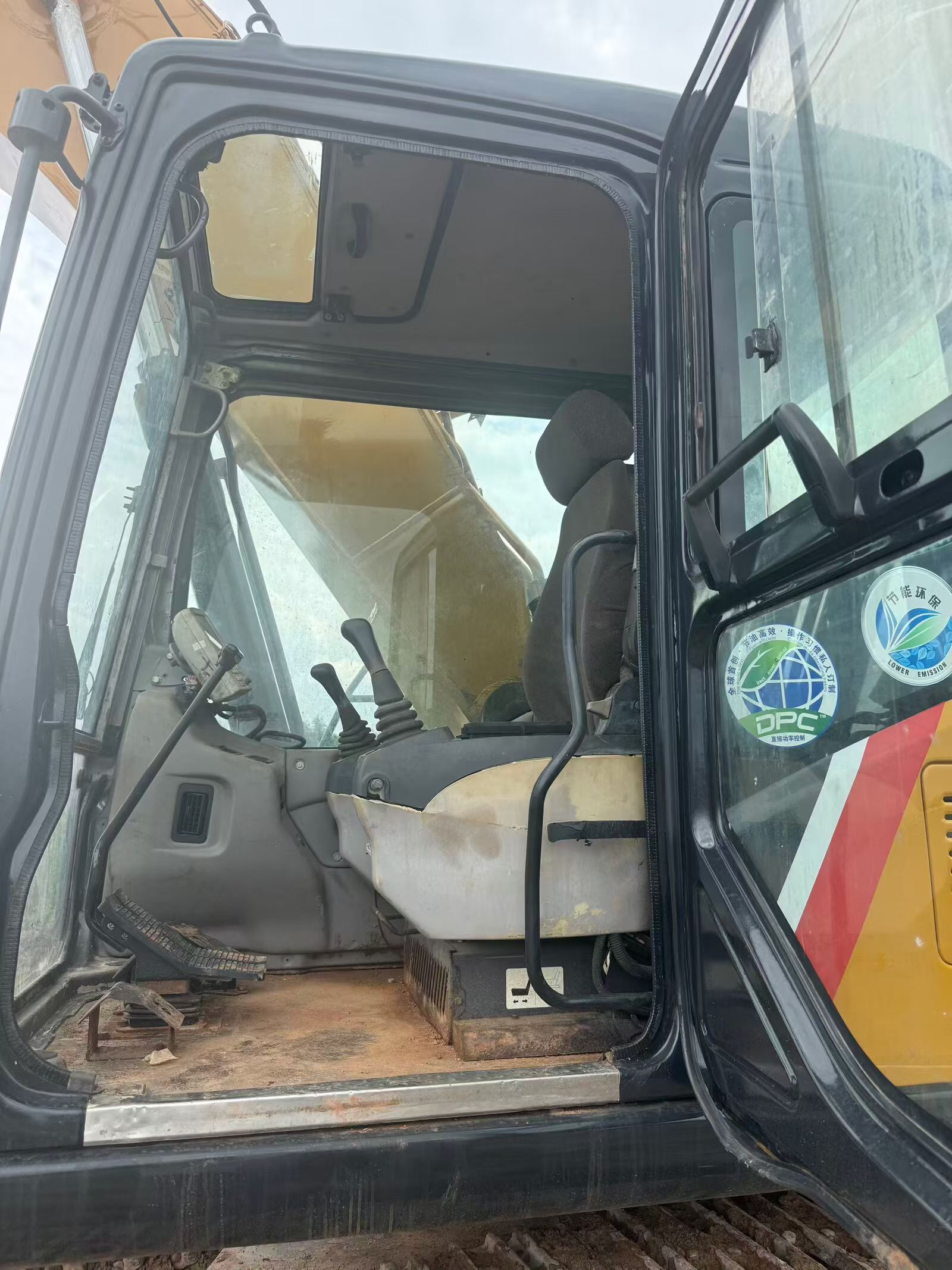 Buy Sany SY215C Used Excavator / 8
