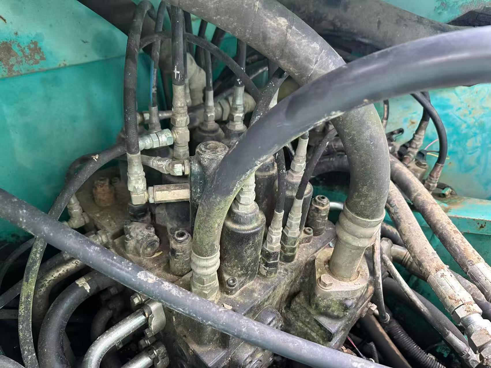 Buy Kobelco SK200-11 Used Excavator / 4