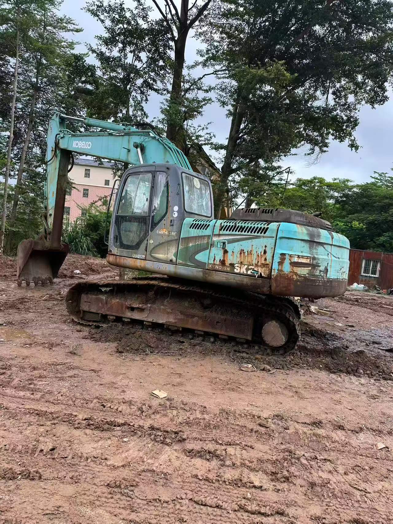 Buy Kobelco SK200-11 Used Excavator / 2
