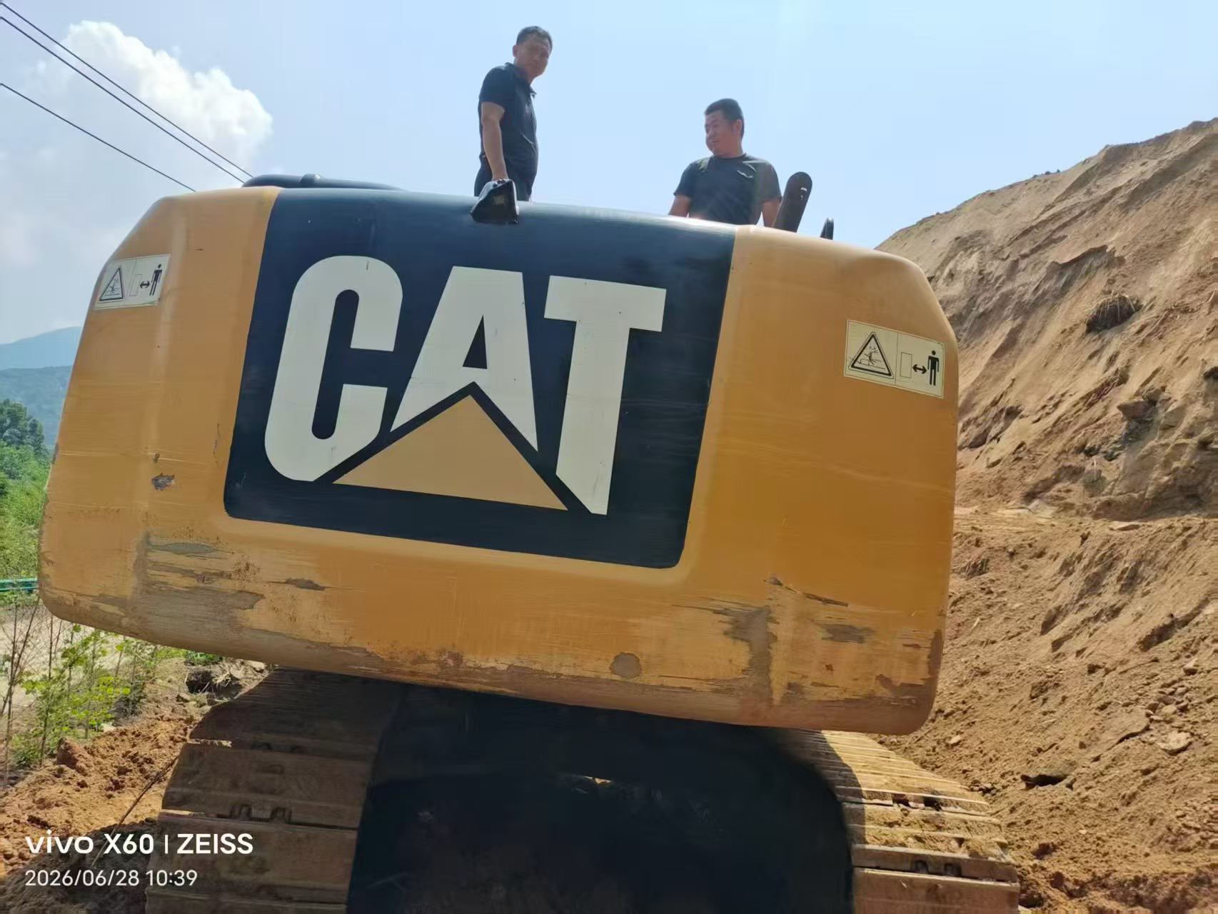 Buy Caterpillar 320E Used Excavator / 3