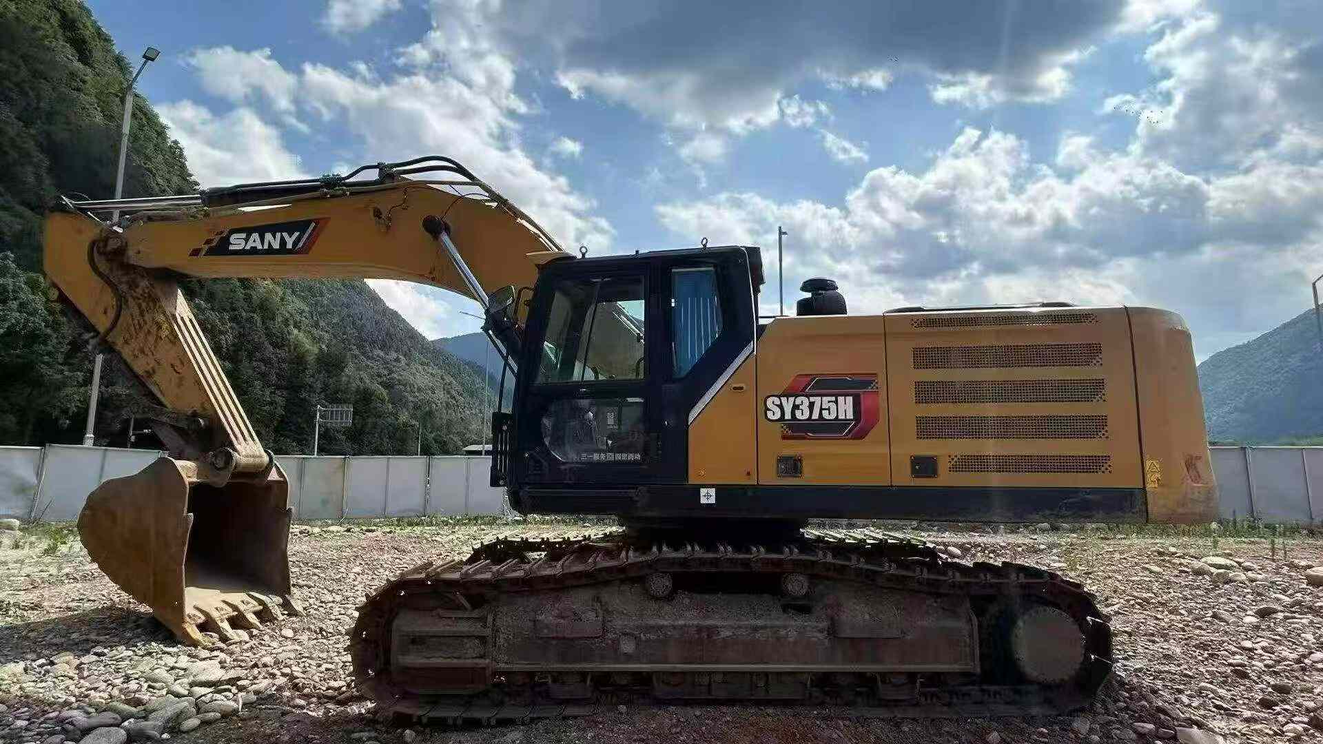 Buy Sany SY375H Used Excavator / 5