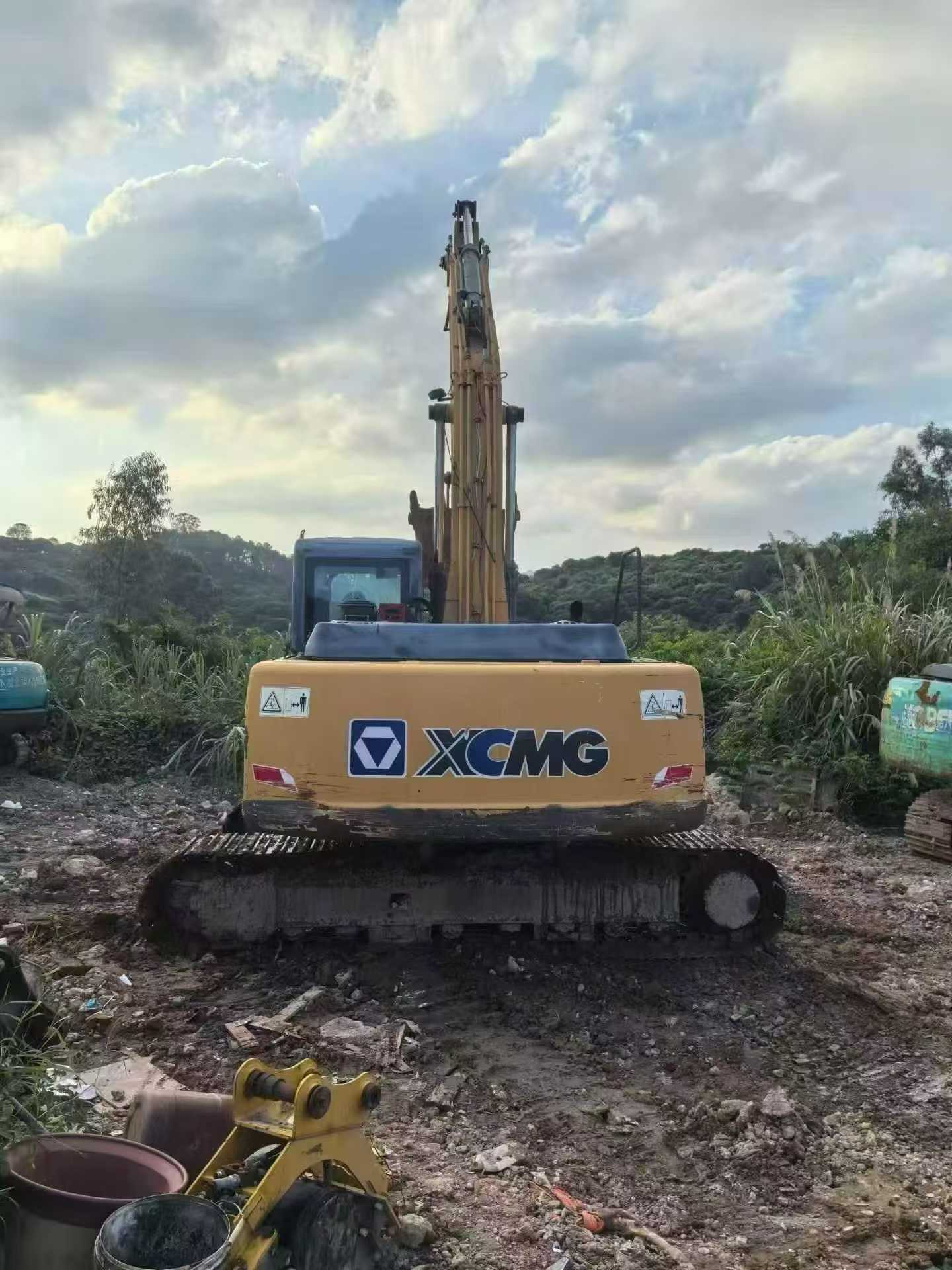 Buy XCMG XE200 Used Excavator / 7