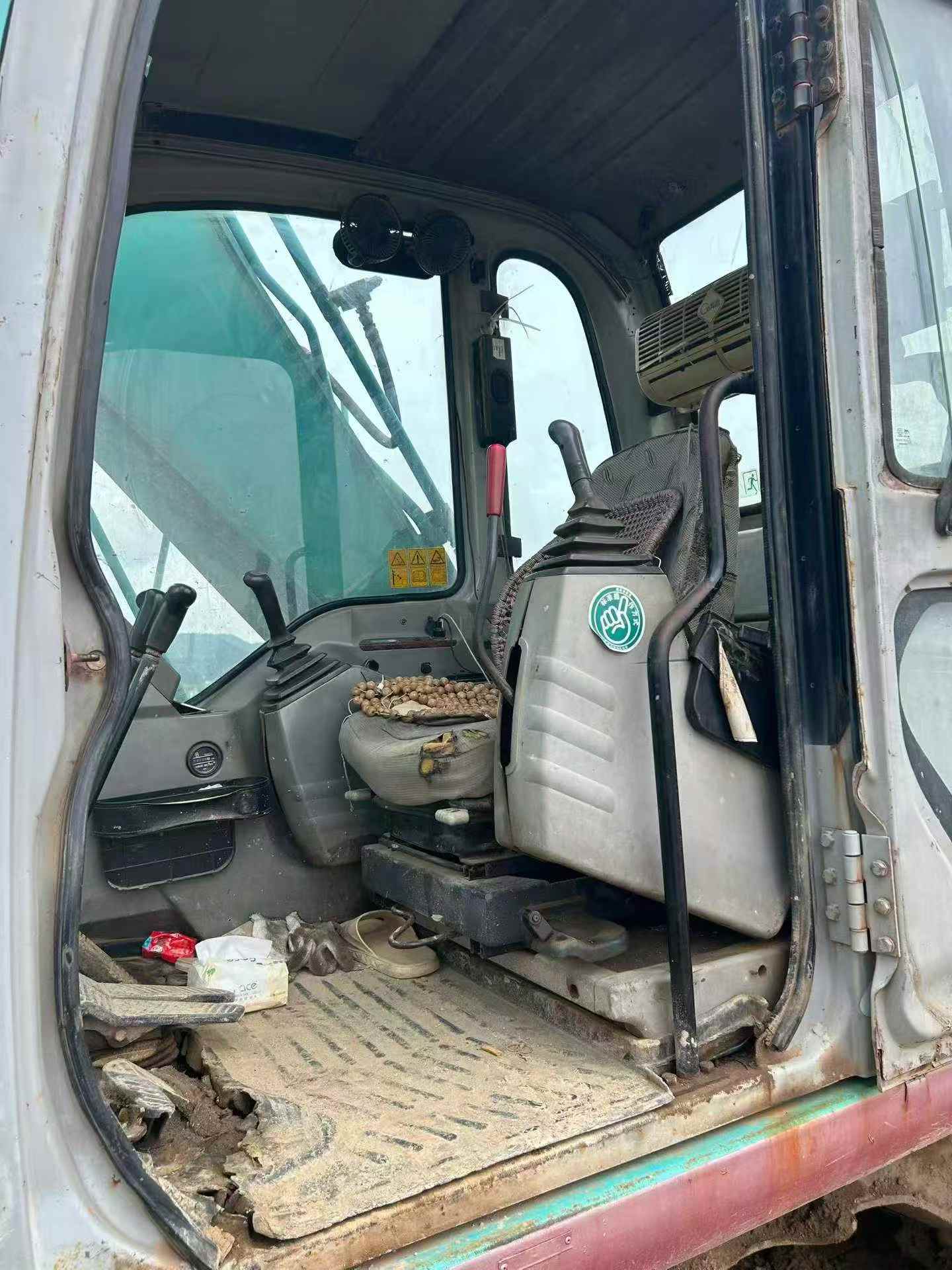 Buy Kobelco SK200 Used Excavator / 9