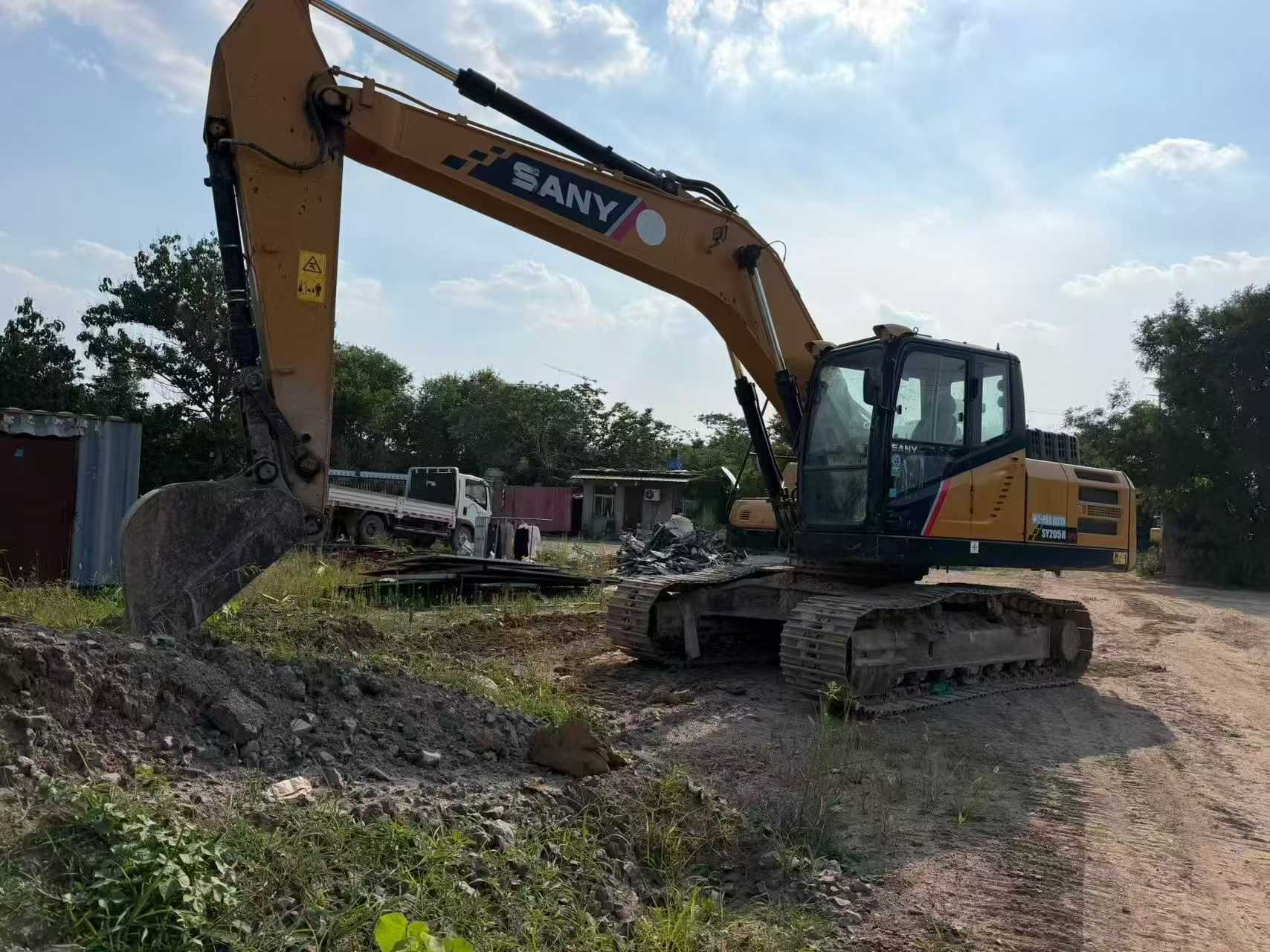 Buy Sany SY205C Used Excavator / 2