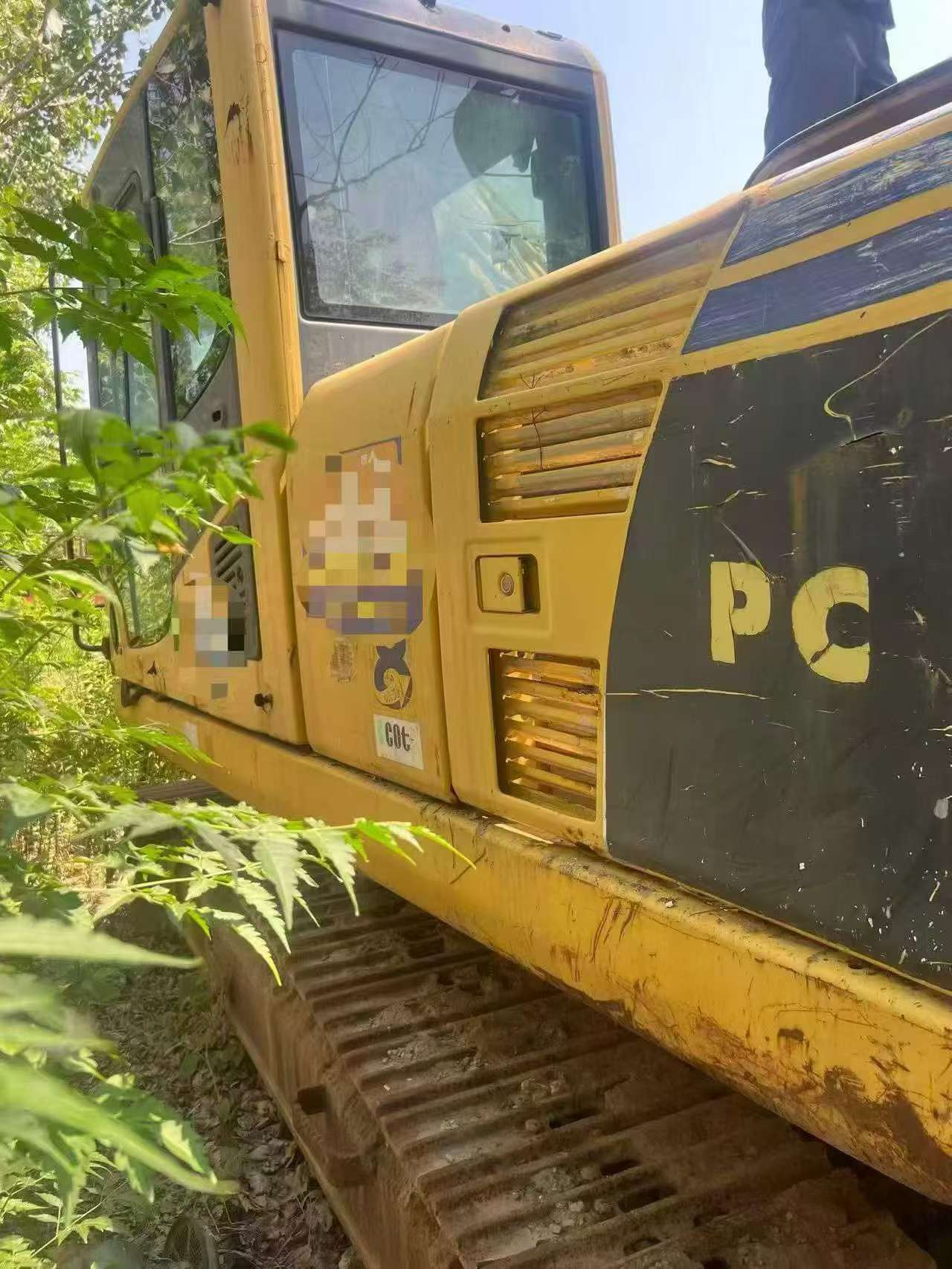 Buy Komatsu PC220-8 Used Excavator / 4