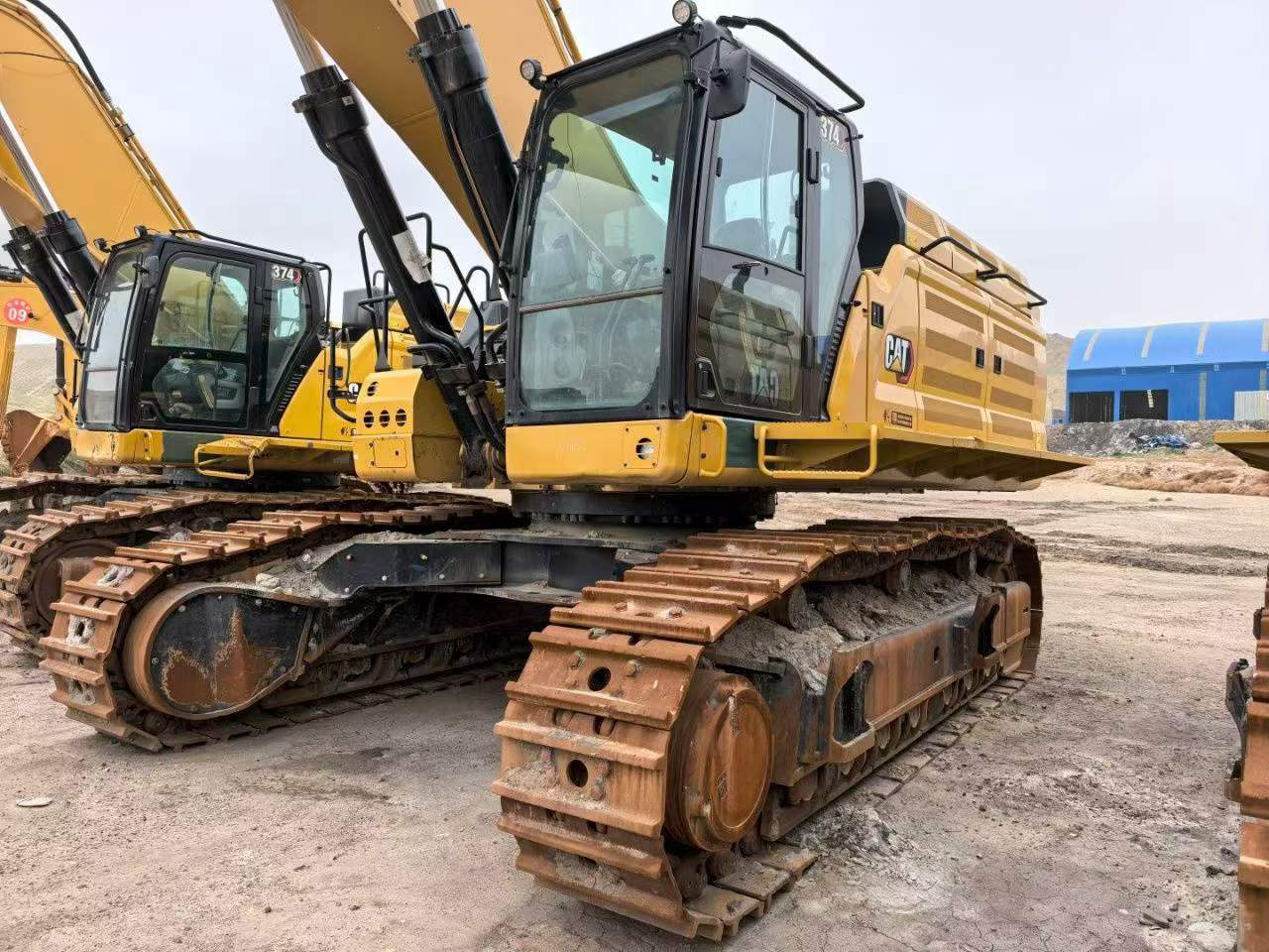 Buy Caterpillar 374D Used Excavator / 3