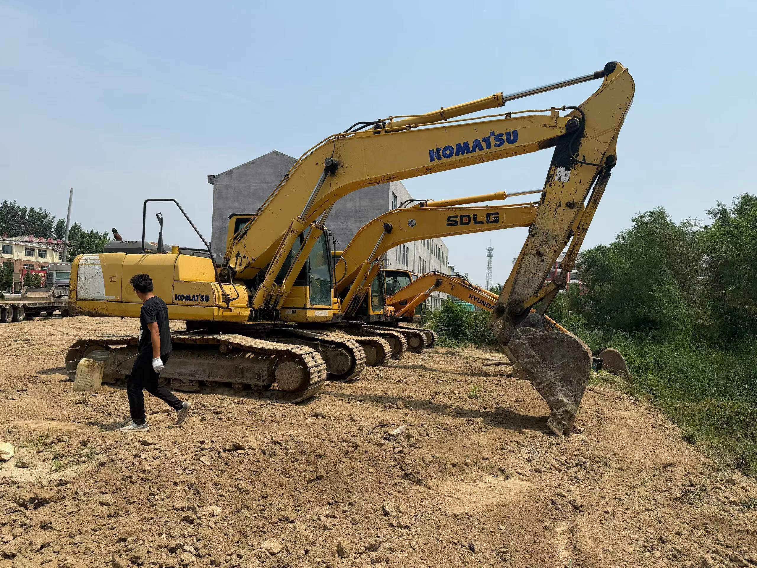 Buy Komatsu PC200-8 Used Excavator / 3
