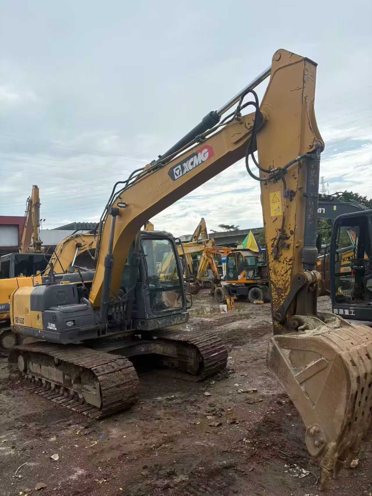 Buy XCMG XE135B Used Excavator / 2