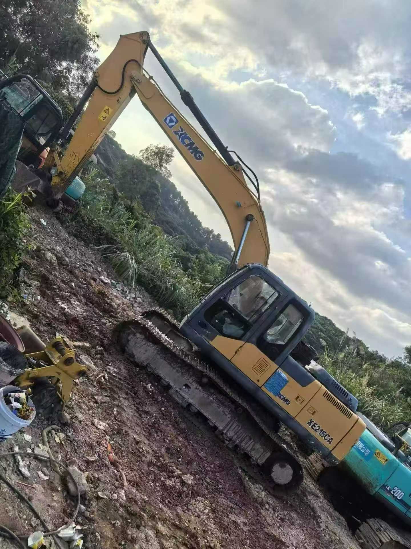 Buy XCMG XE200 Used Excavator / 4