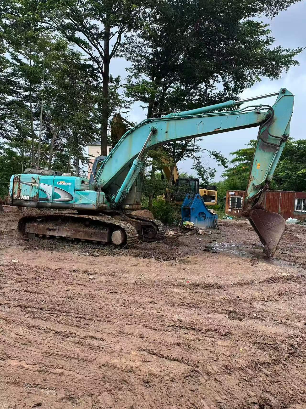 Buy Kobelco SK200-11 Used Excavator / 3