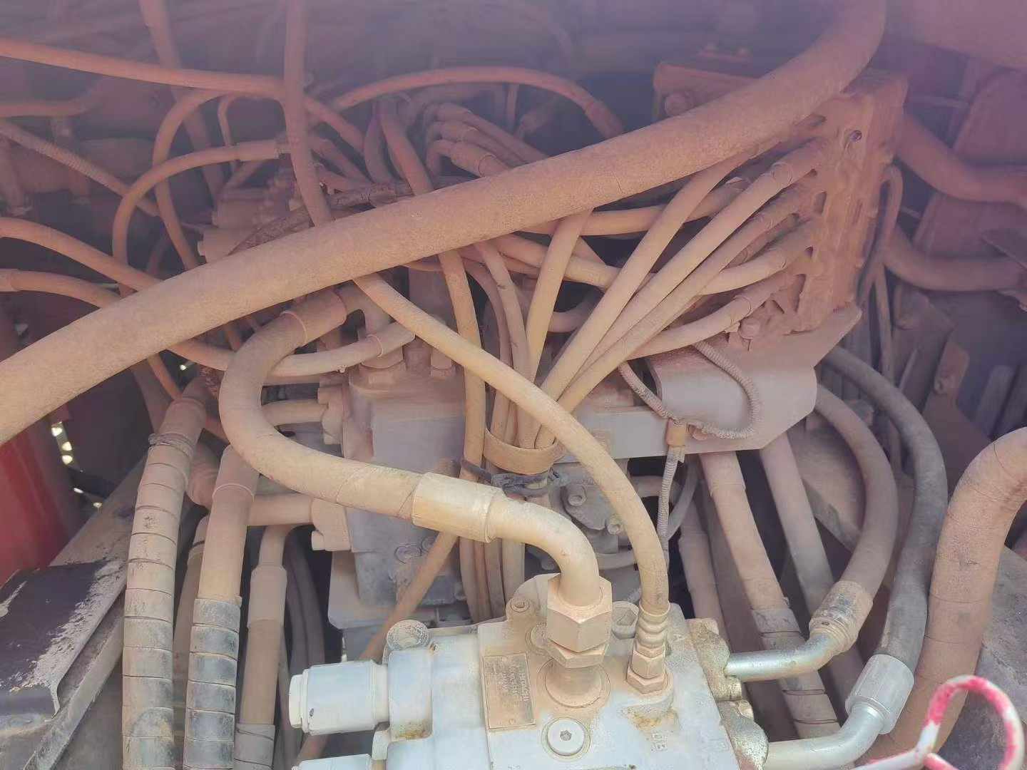 Buy Hitachi EX200-5 Used Excavator / 2