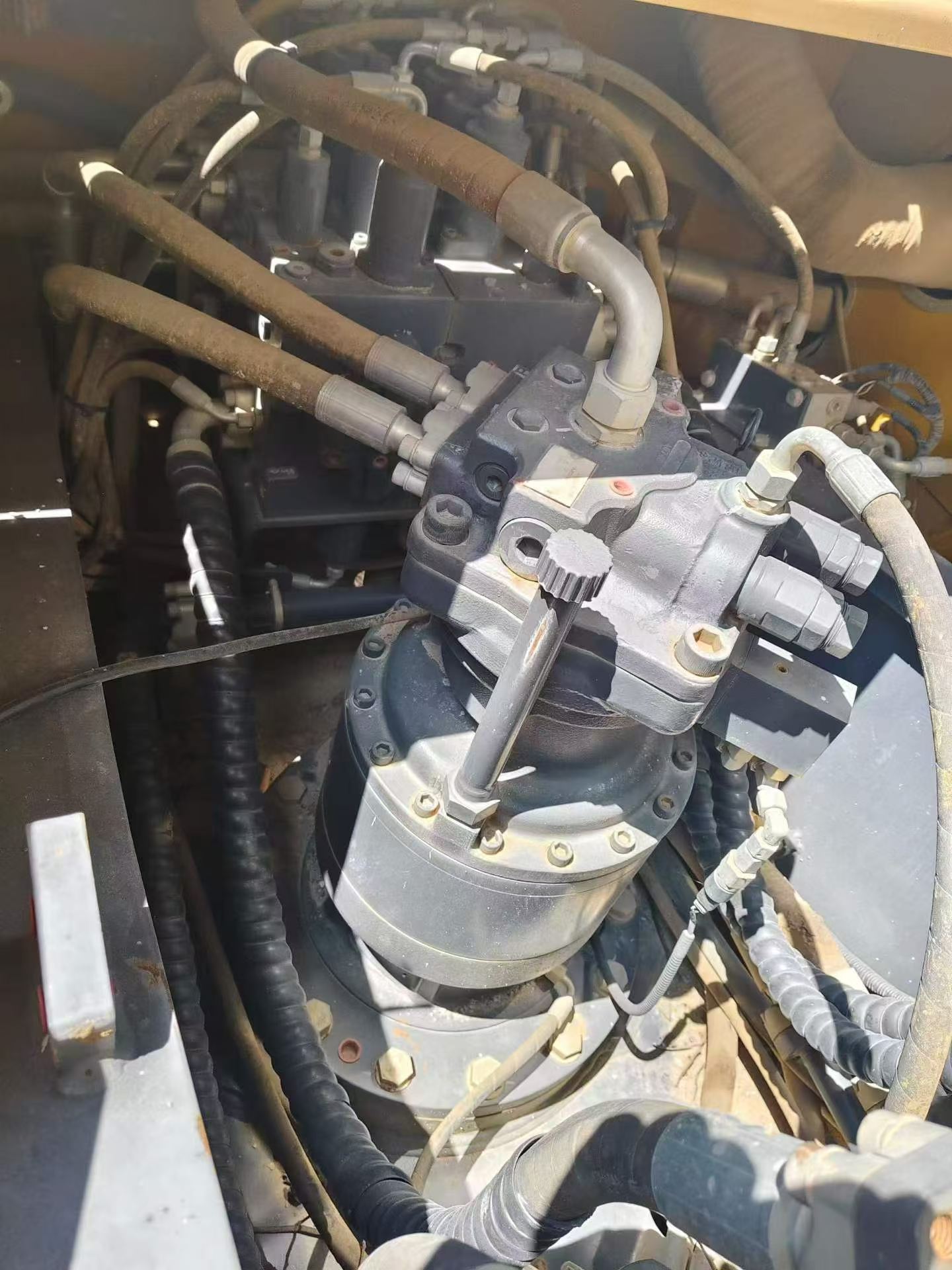 Buy XCMG XE205DA Used Excavator / 2