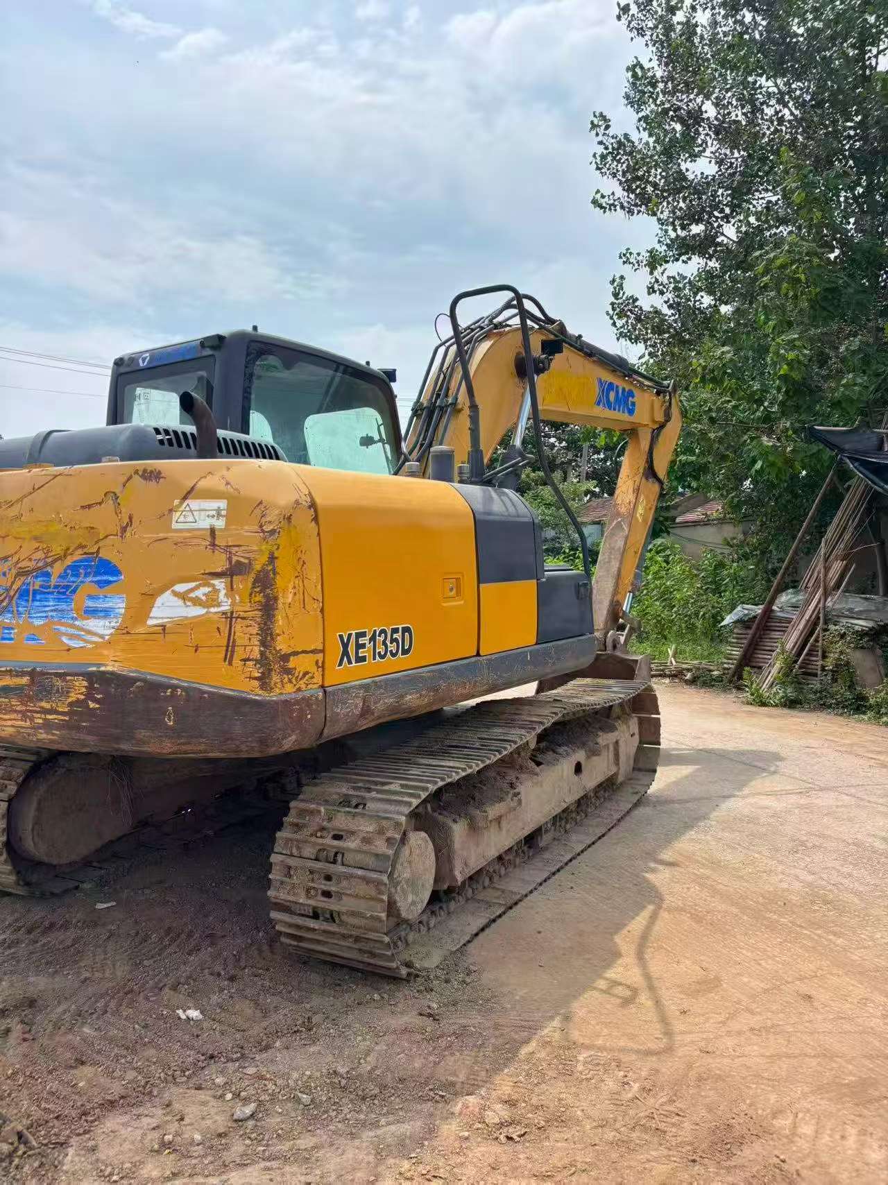 Buy XCMG XE135B Used Excavator / 2