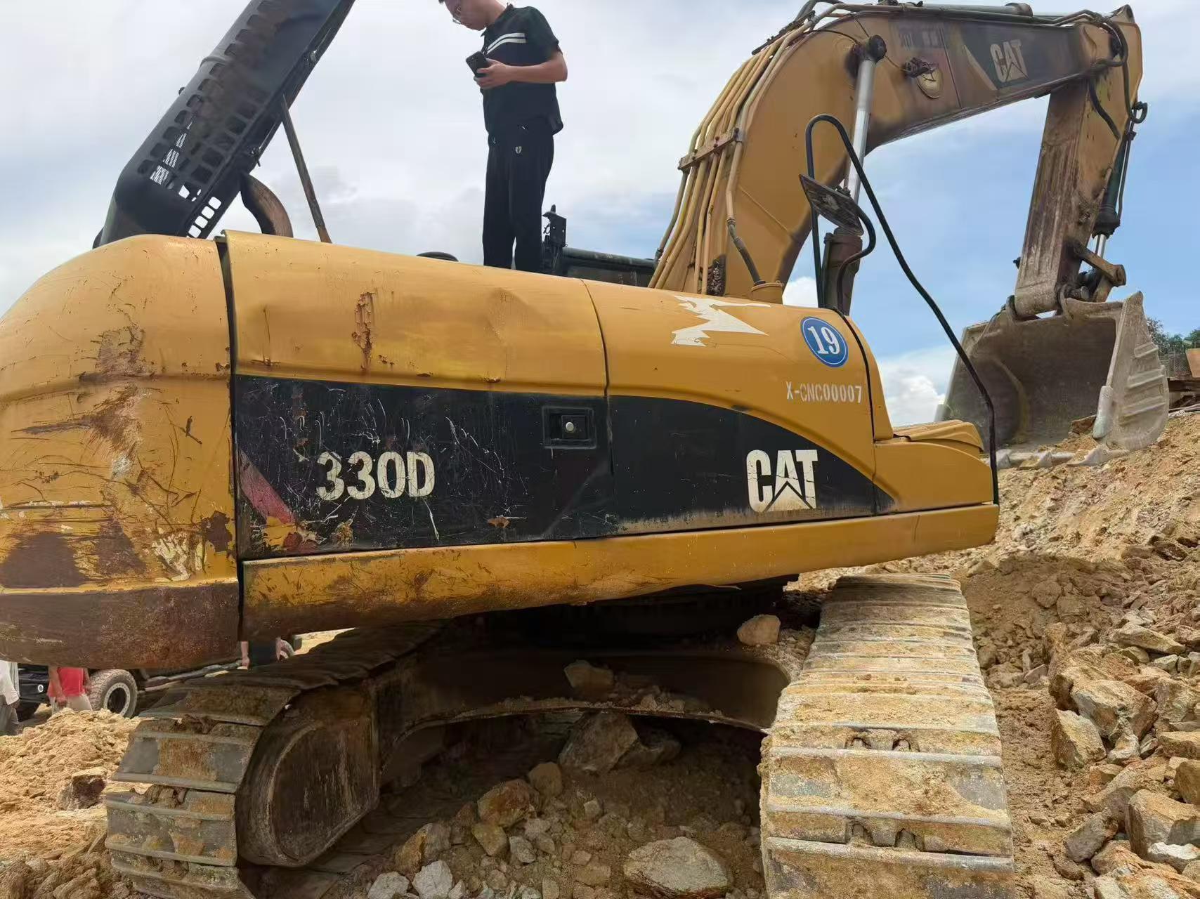 Buy Caterpillar 329D Used Excavator / 6