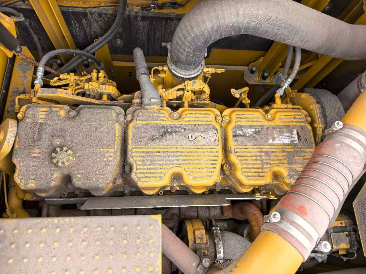 Buy Caterpillar 374D Used Excavator / 9