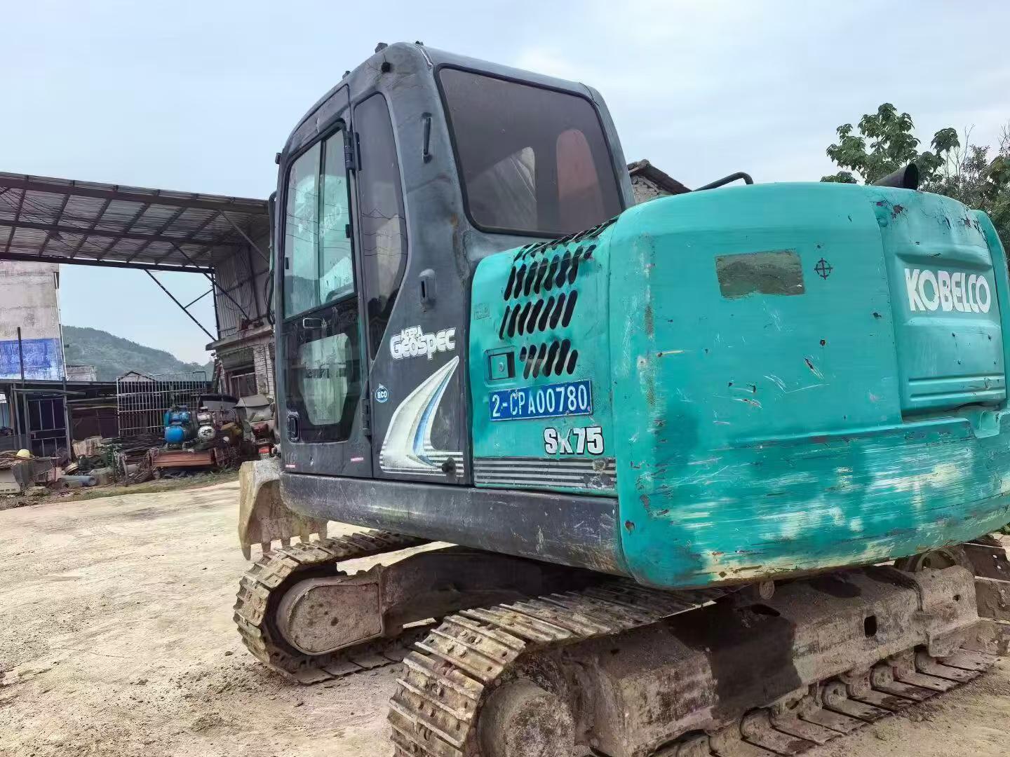 Buy Kobelco SK75 Used Excavator / 2
