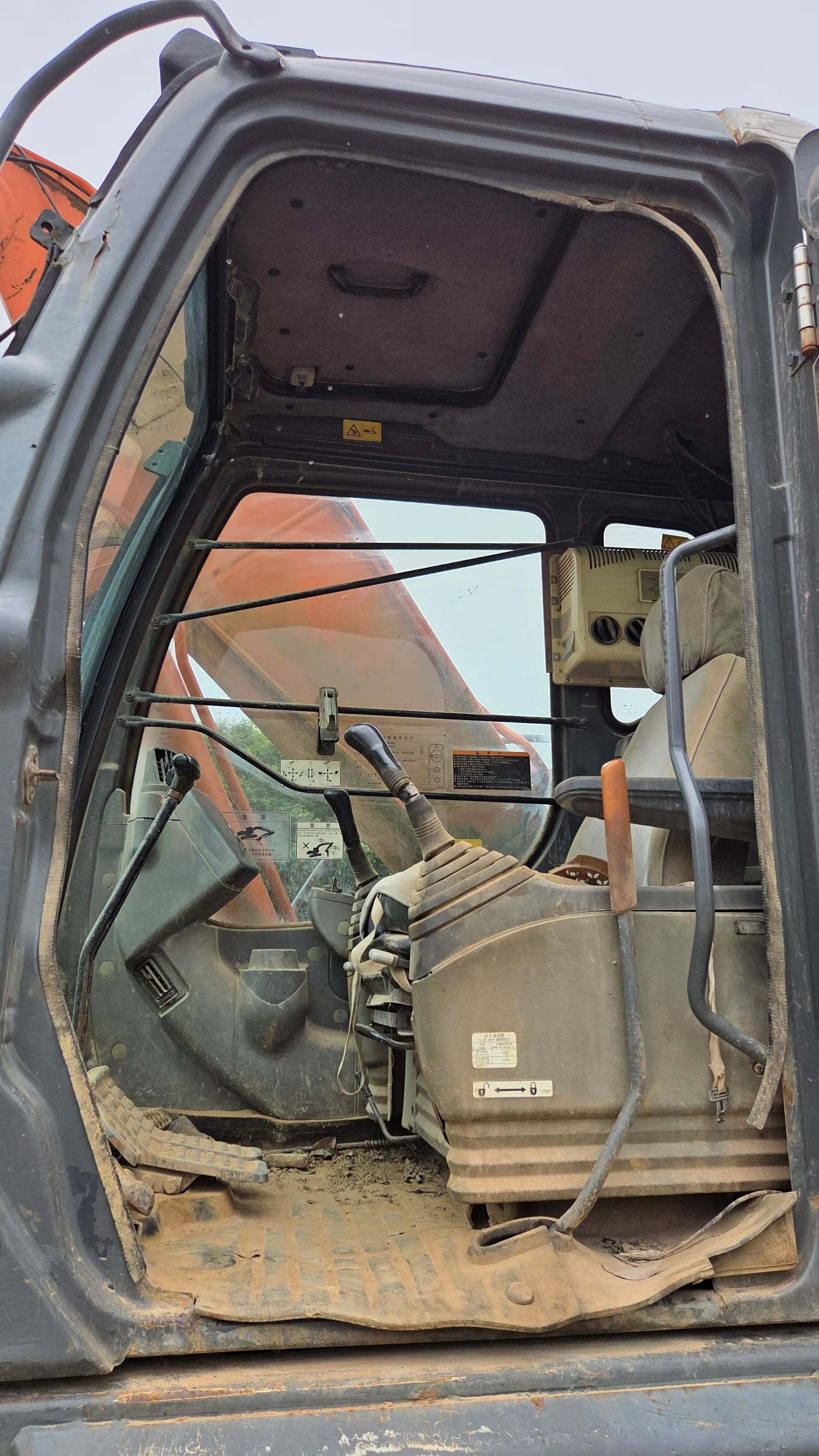 Buy Hitachi EX210 Used Excavator / 3