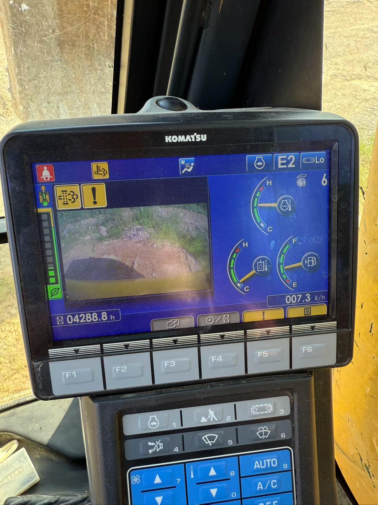 Buy Komatsu PC200 Used Excavator / 9