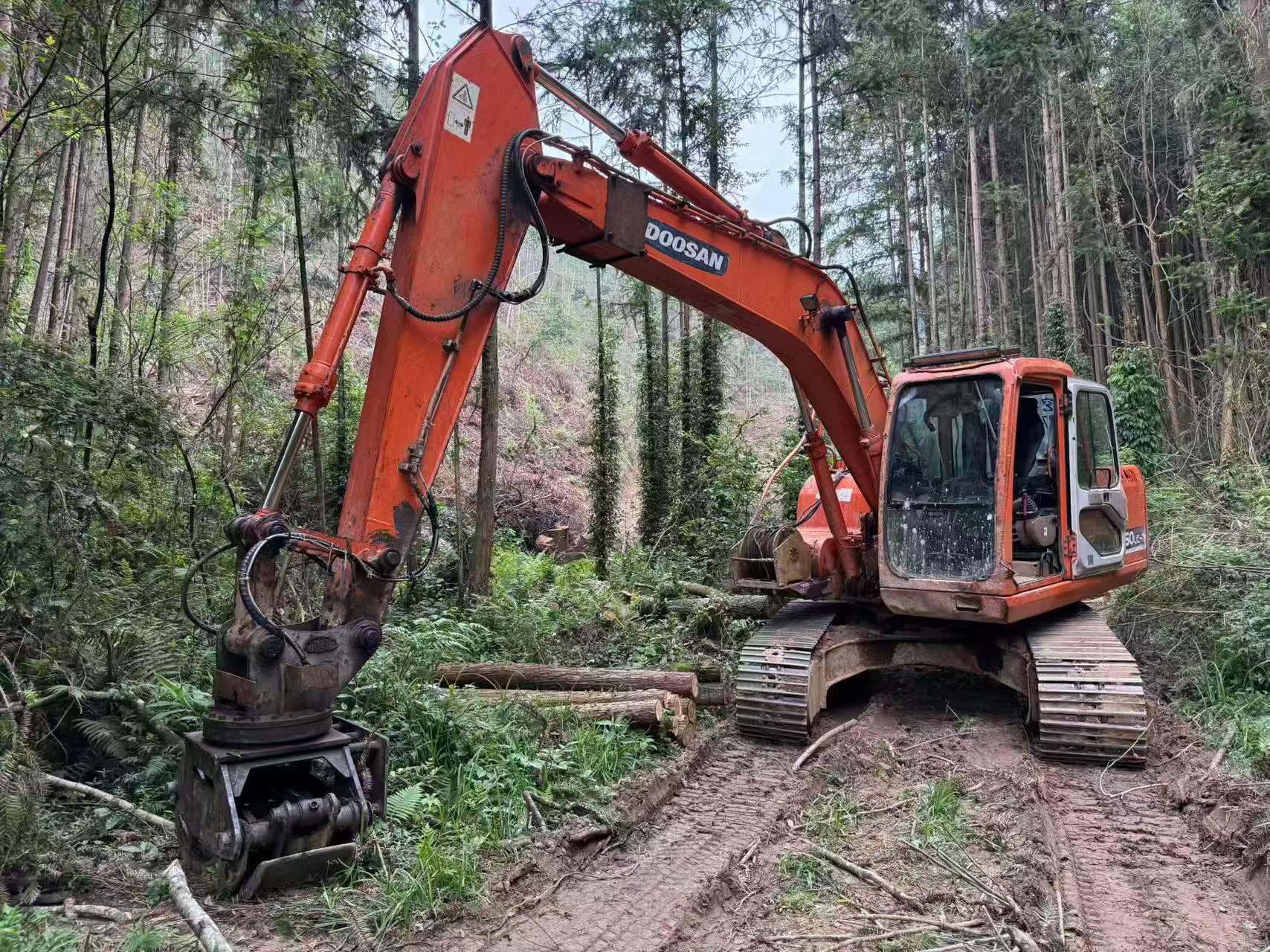 Buy Doosan DH150-7 Used Excavator / 2