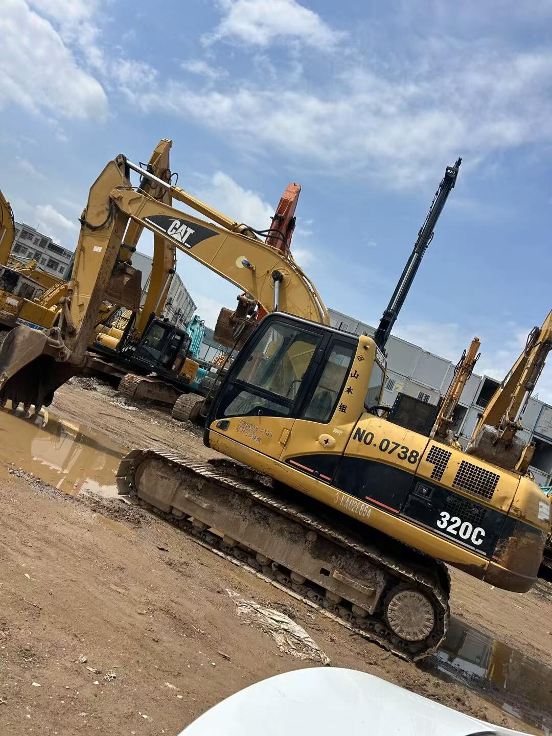 Buy Caterpillar 320C Used Excavator / 3