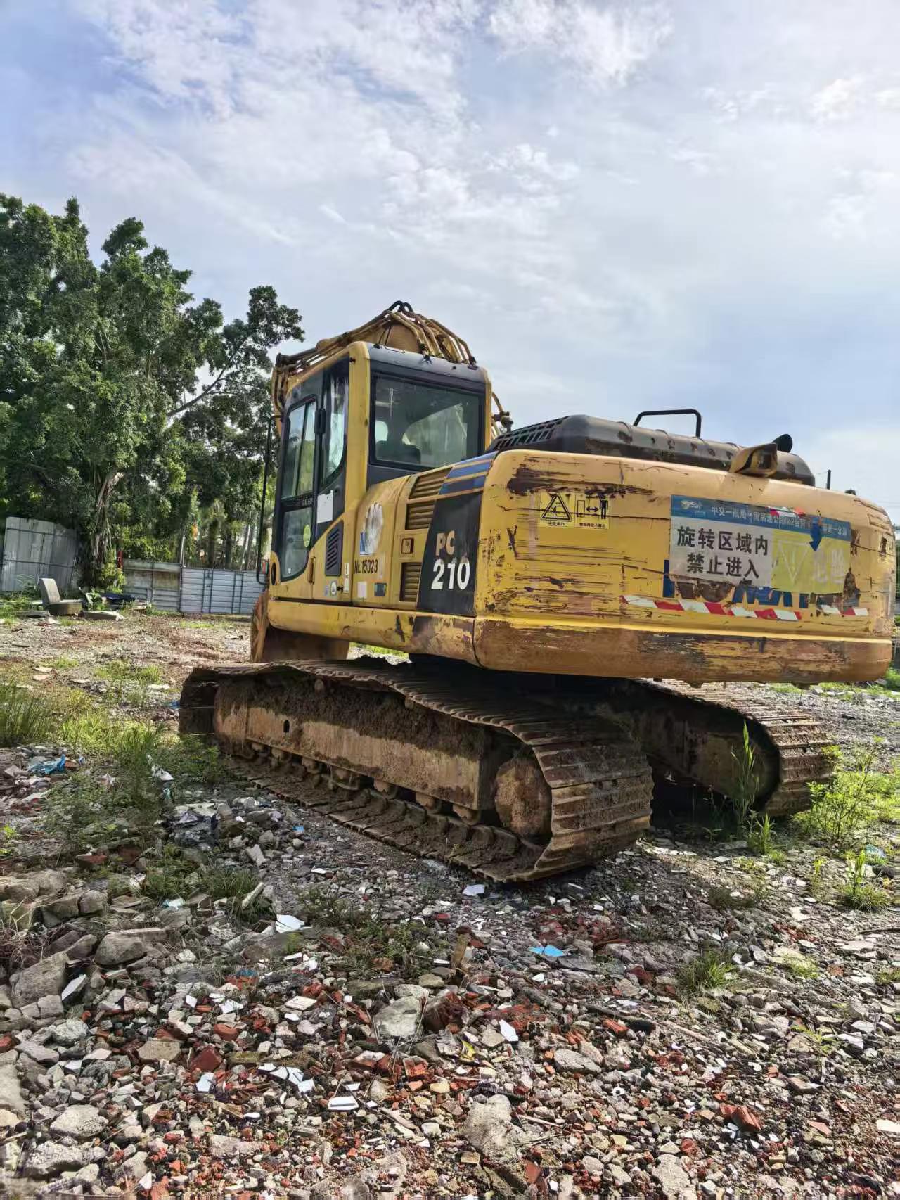 Buy Komatsu PC200-8 Used Excavator / 4