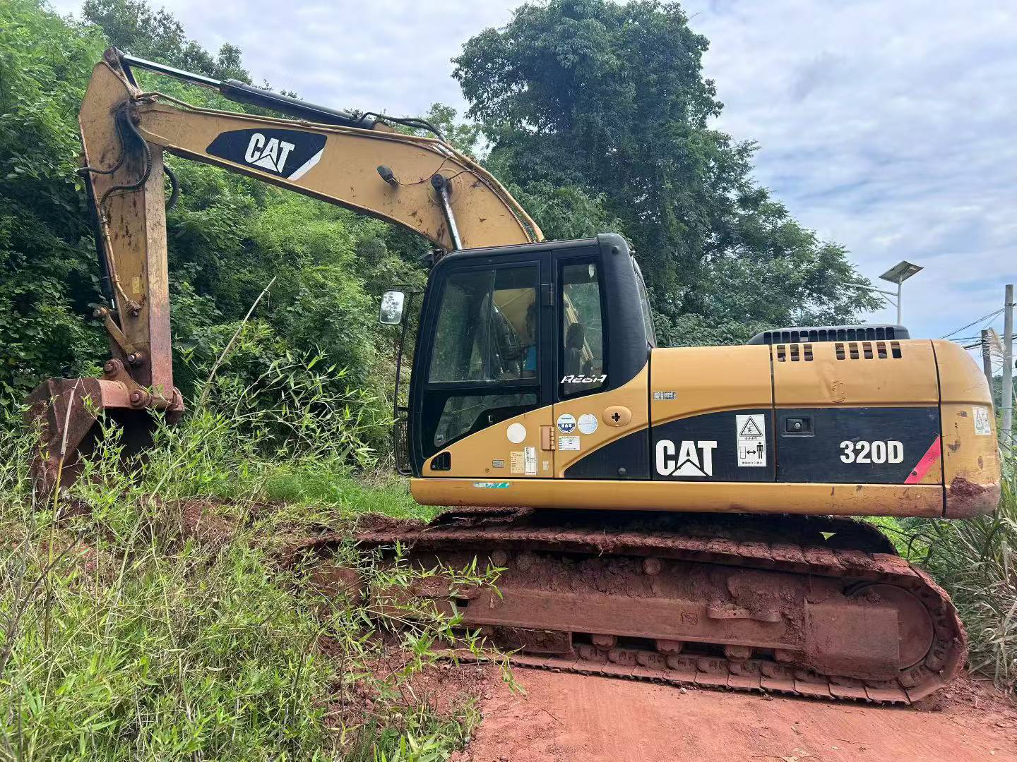 Buy Caterpillar 320D Used Excavator / 3