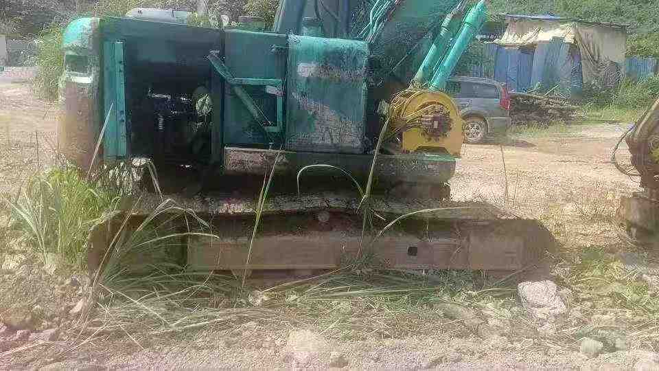 Buy Kobelco SK130 Used Excavator / 3