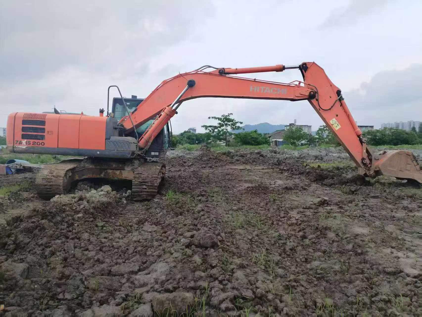 Buy Hitachi ZX200-5G Used Excavator / 2