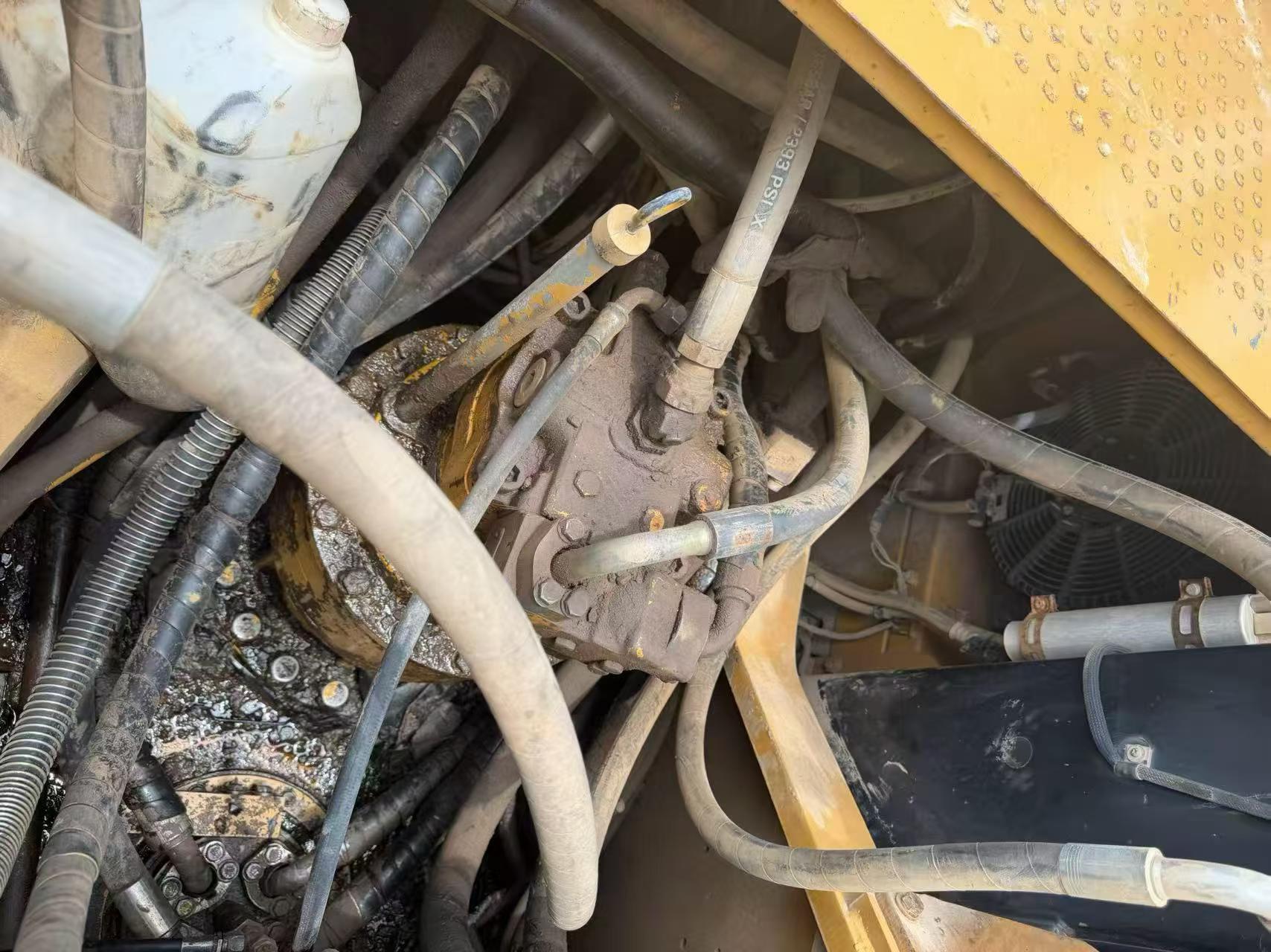 Buy Caterpillar 329D Used Excavator / 4