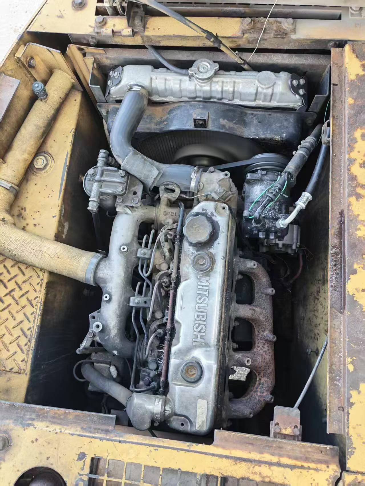 Buy Caterpillar E70B Used Excavator / 4